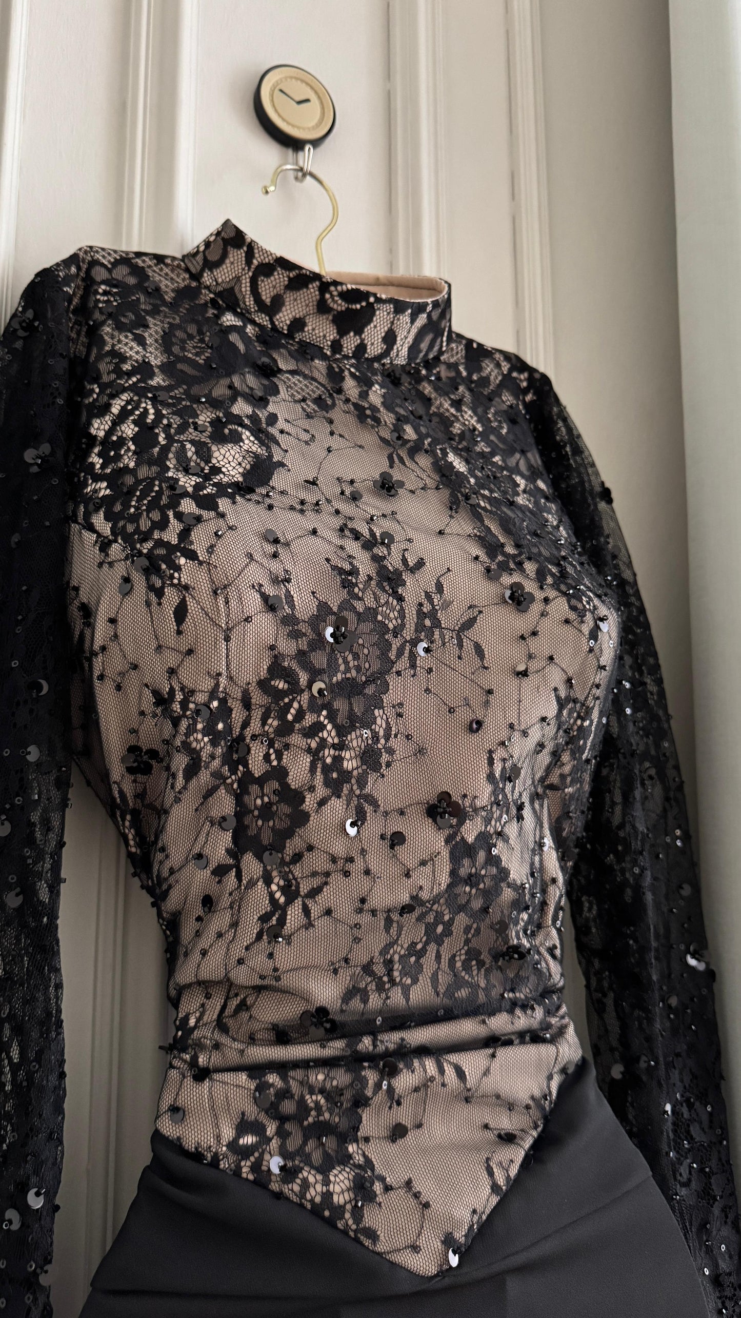 فستان دانتيل