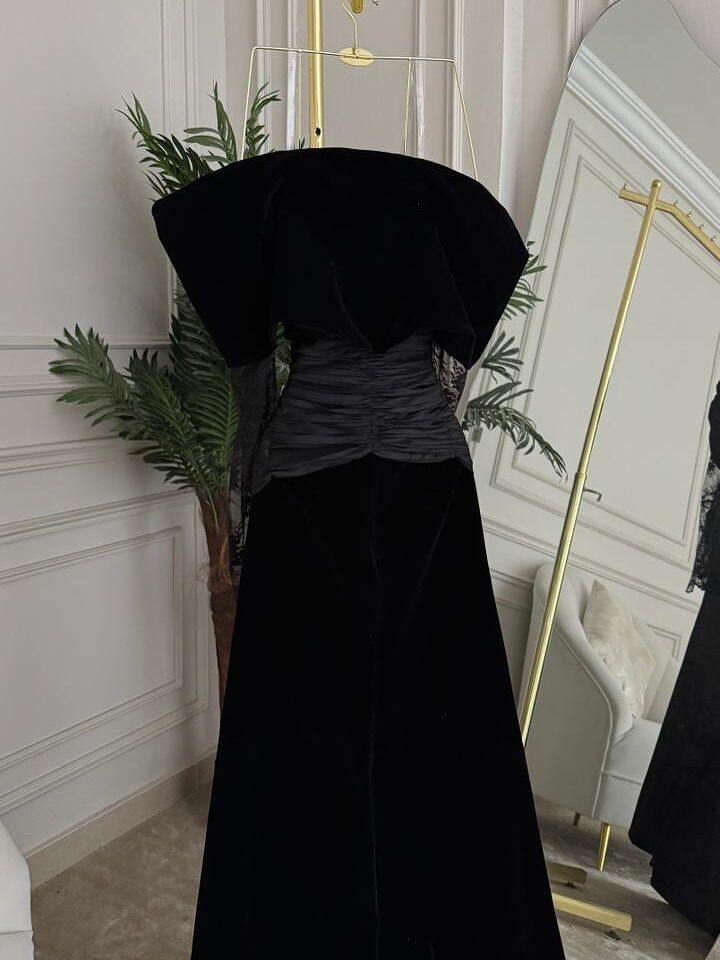 فستان اسود طويل