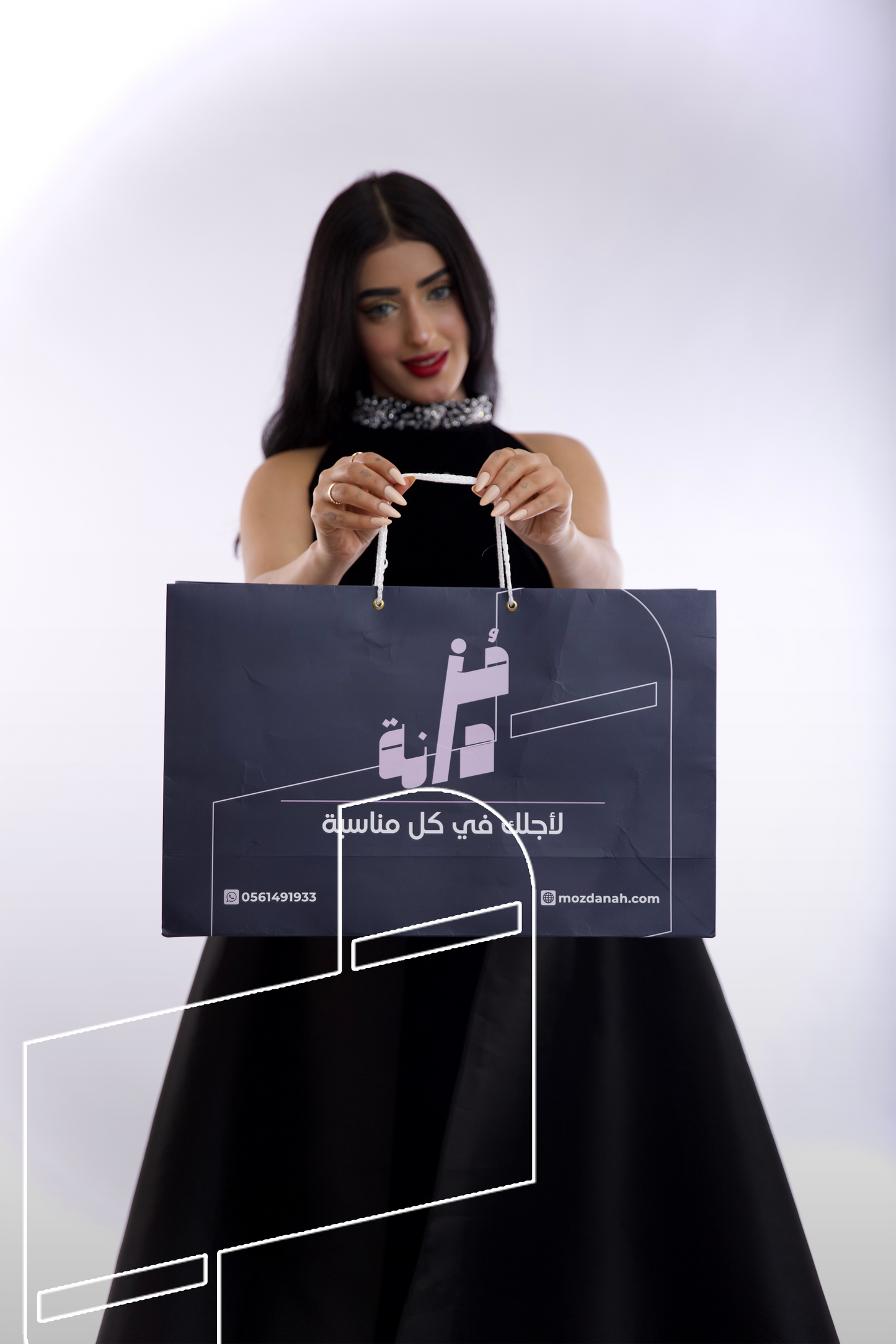 فستان أسود ديڤا طويل للمناسبات
