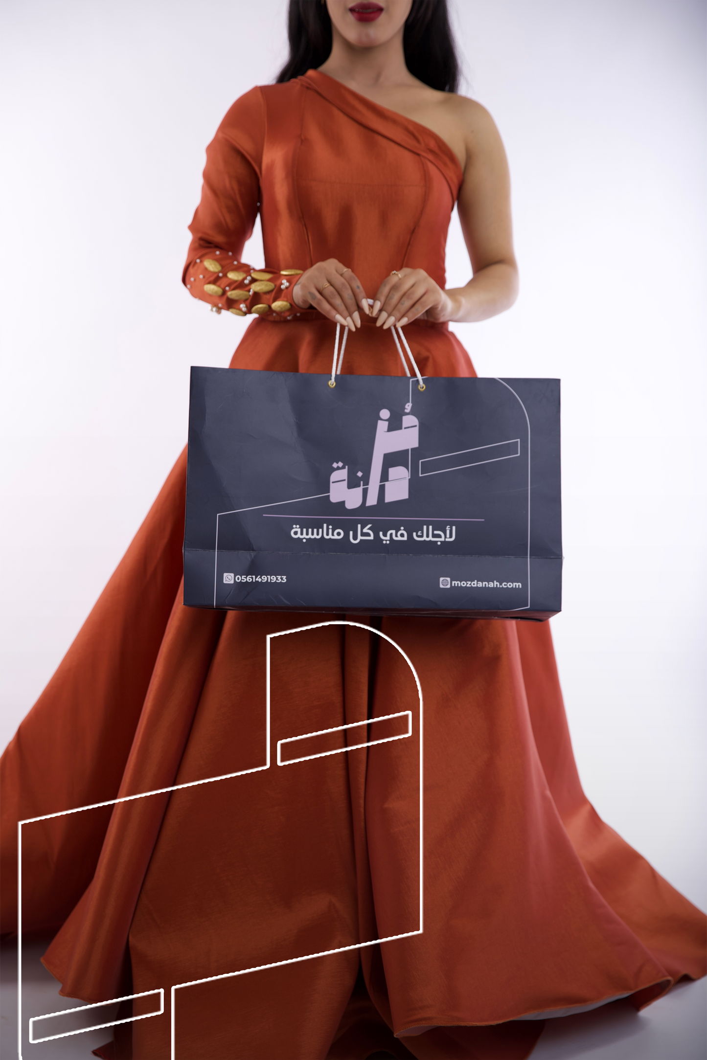 فستان سوليس للسهرات بأكمام طويلة