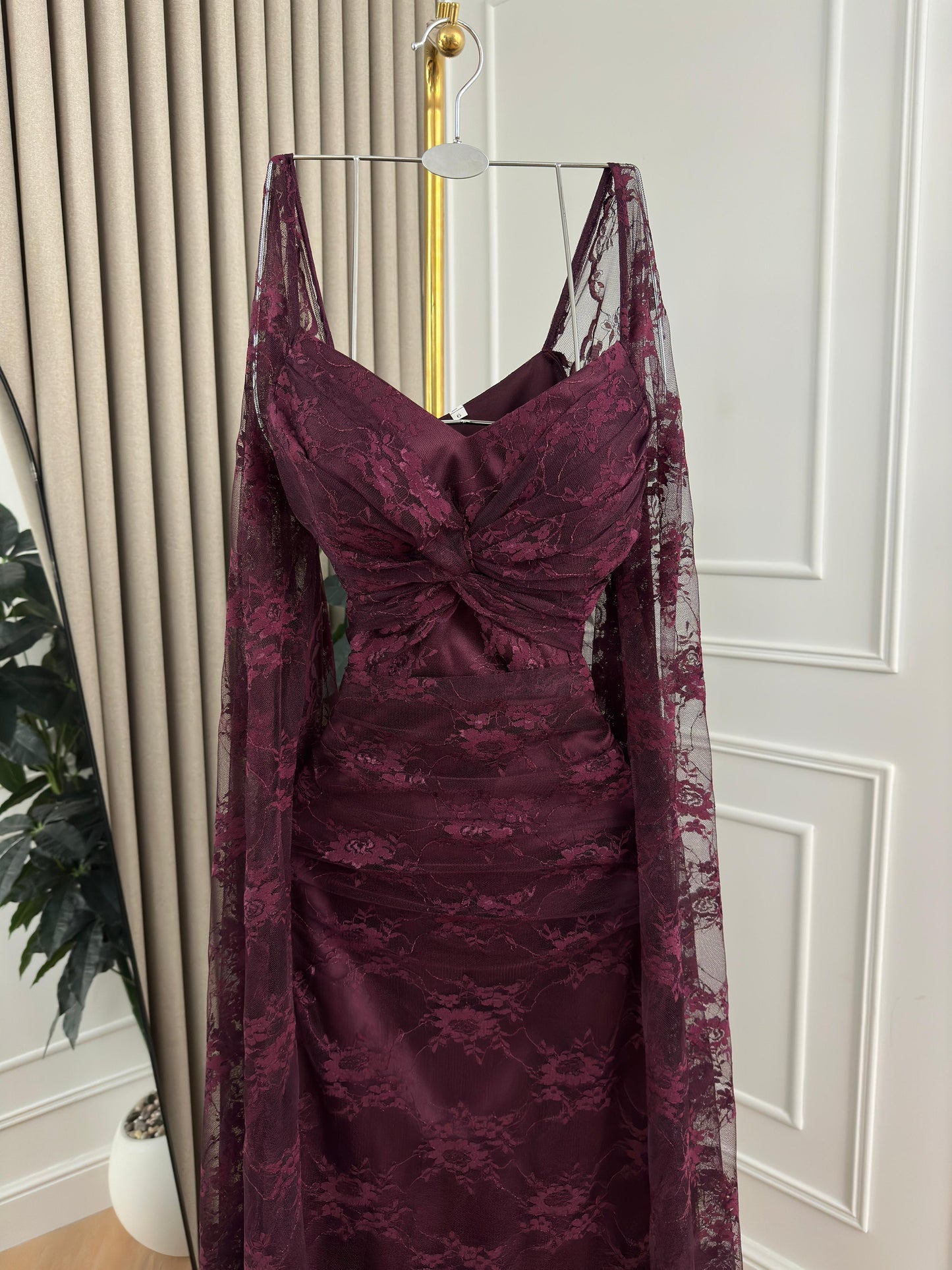 فستان دانتيل