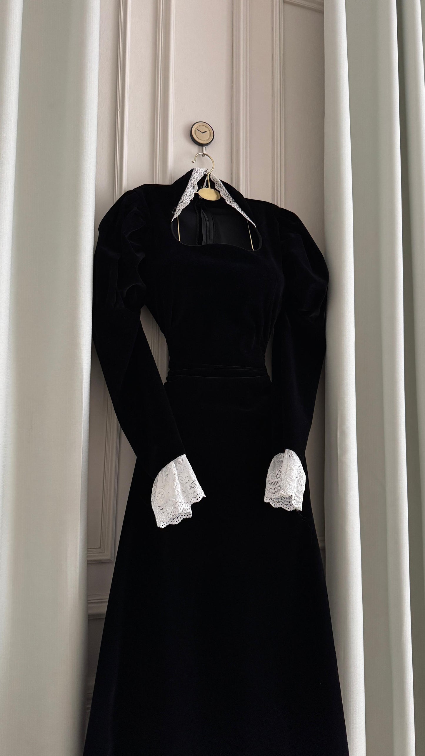 فستان بياقه عصريه