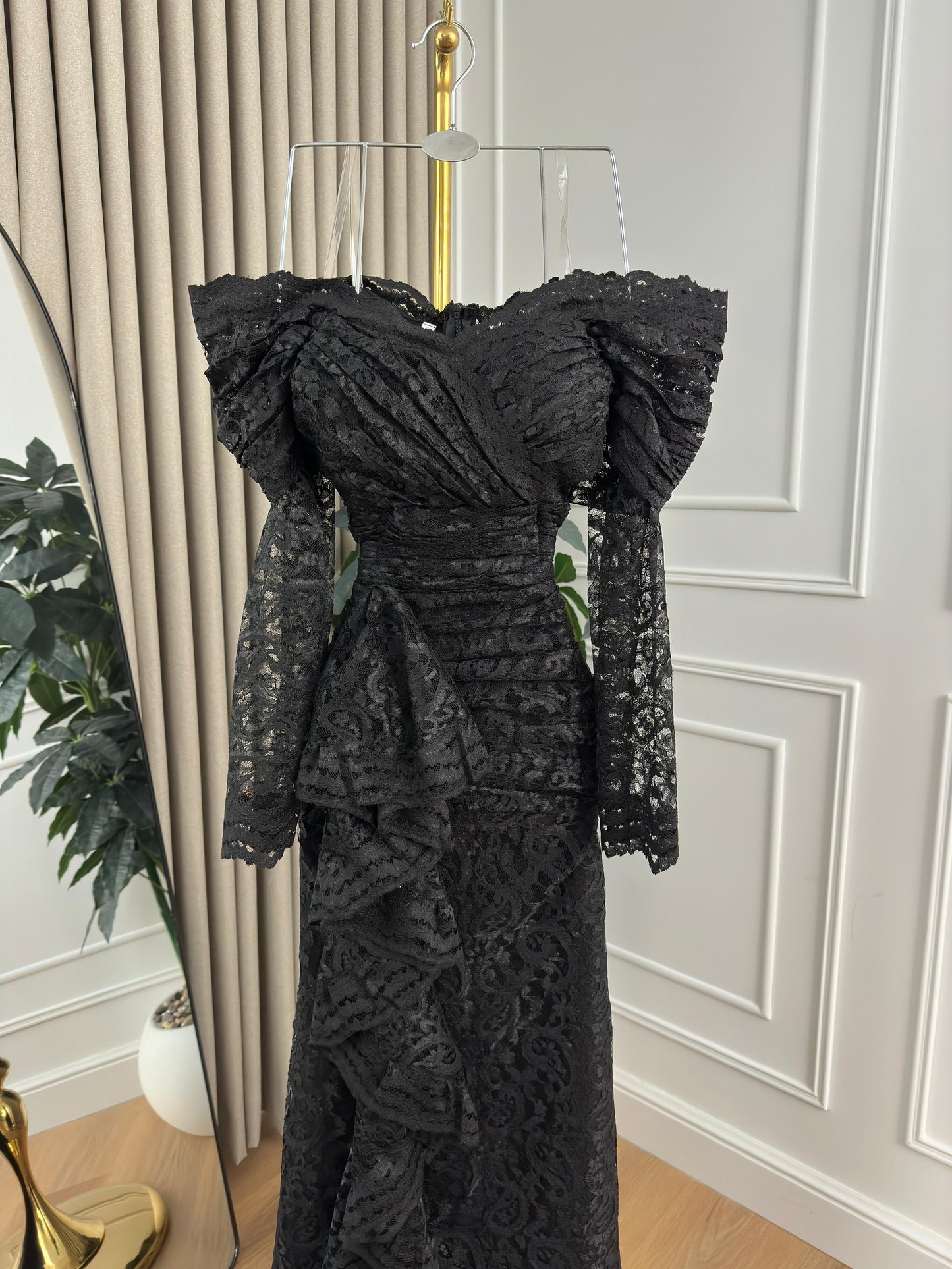فستان دانتيل اسود