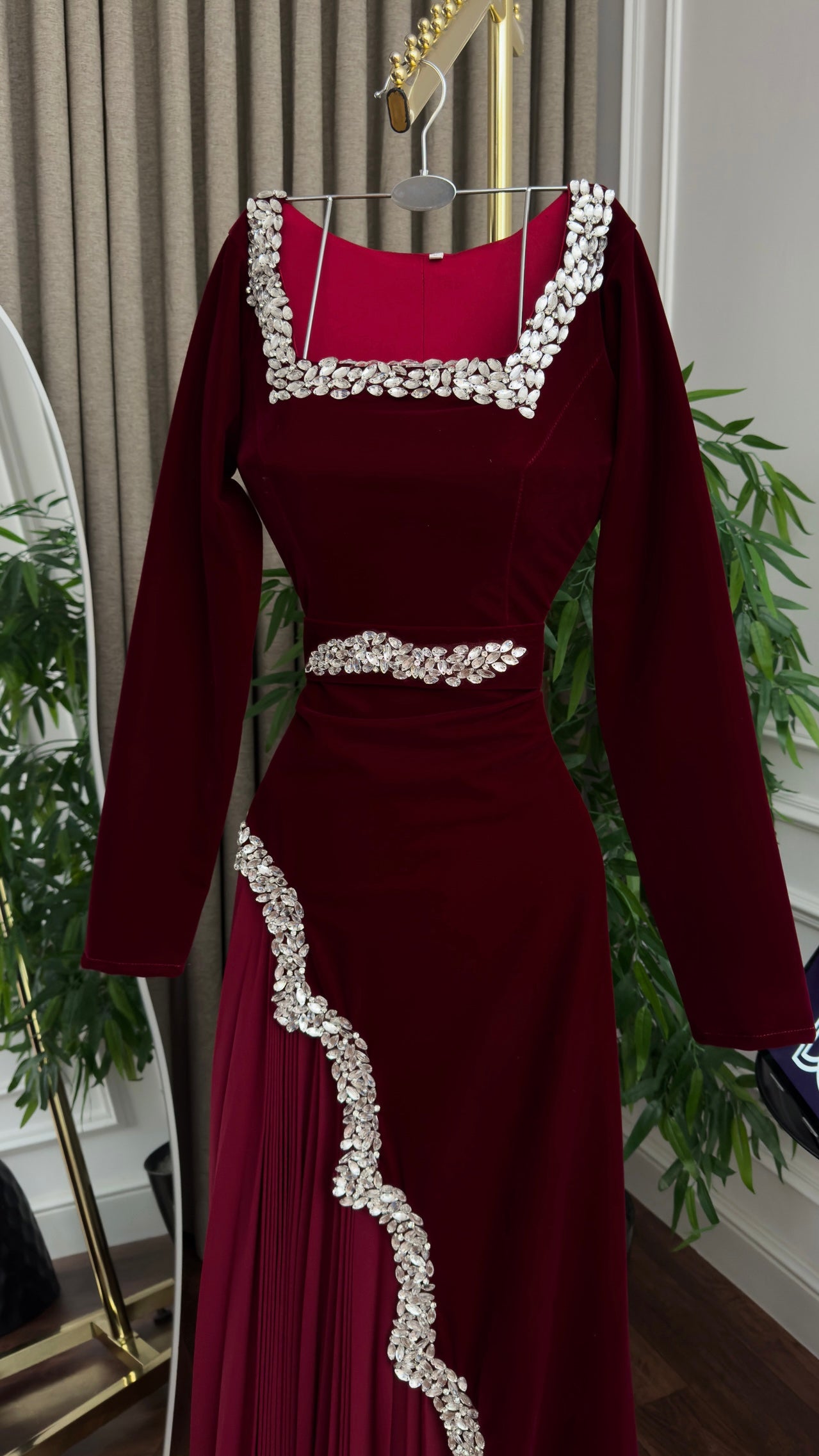 فستان مخملي