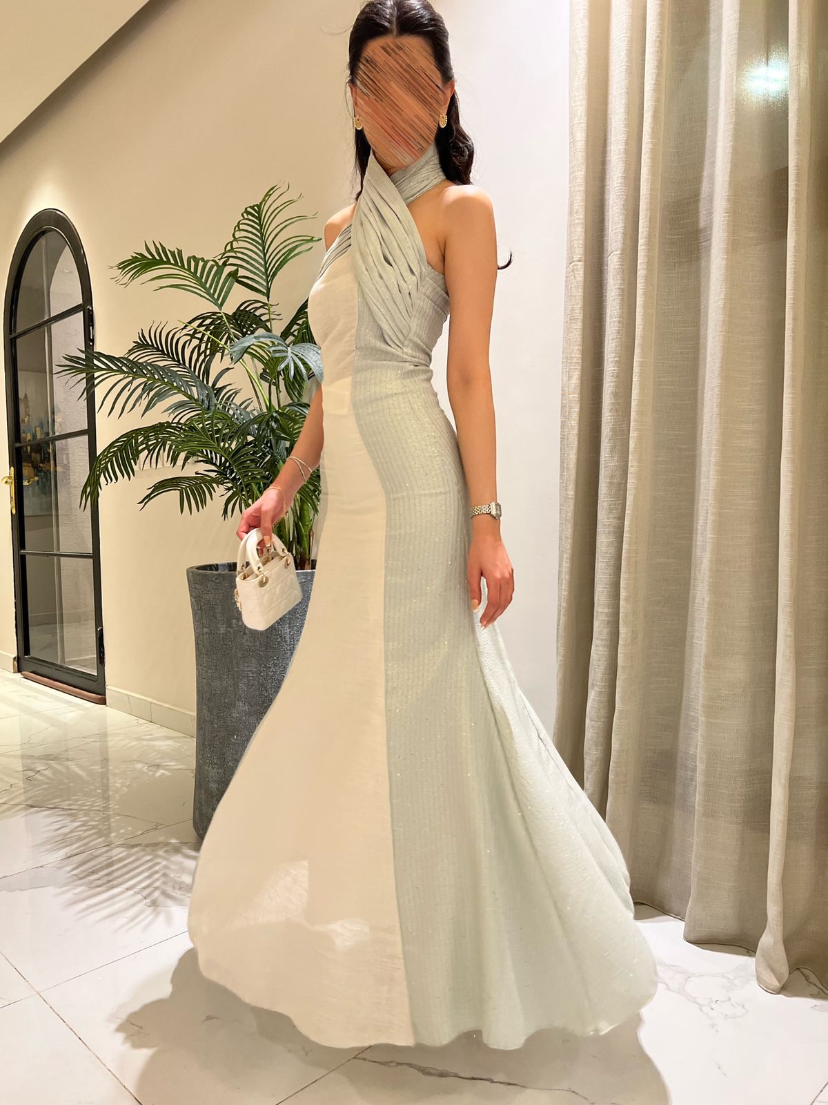 فستان سهرة بلون سماوي هادئ