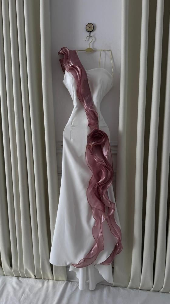 فستان سهرة لورا