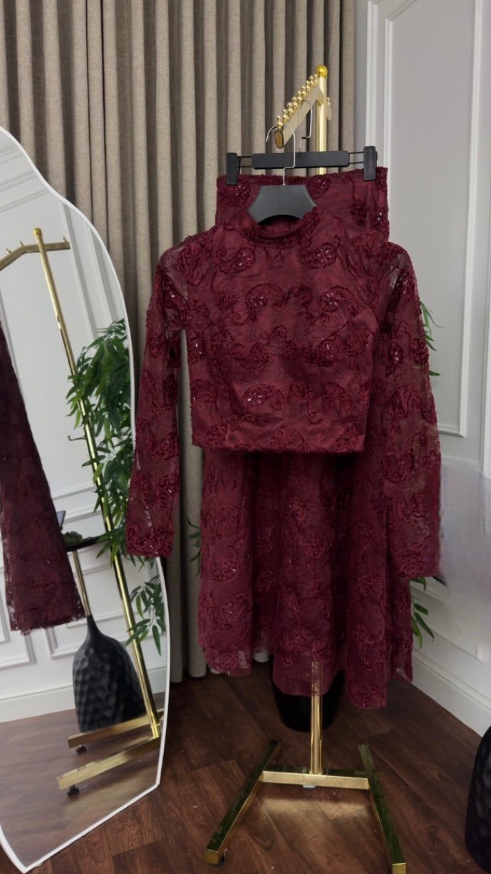 فستان دانتيل احمر