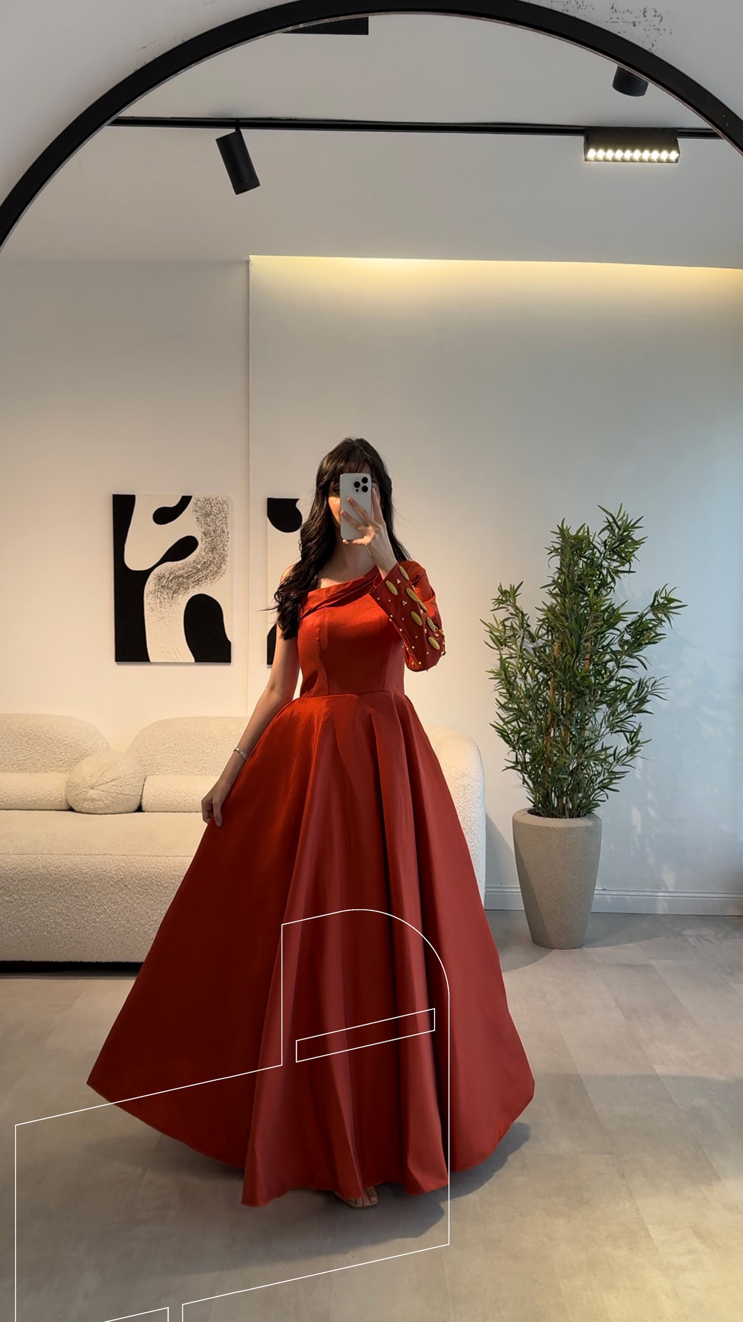 فستان سوليس للسهرات بأكمام طويلة