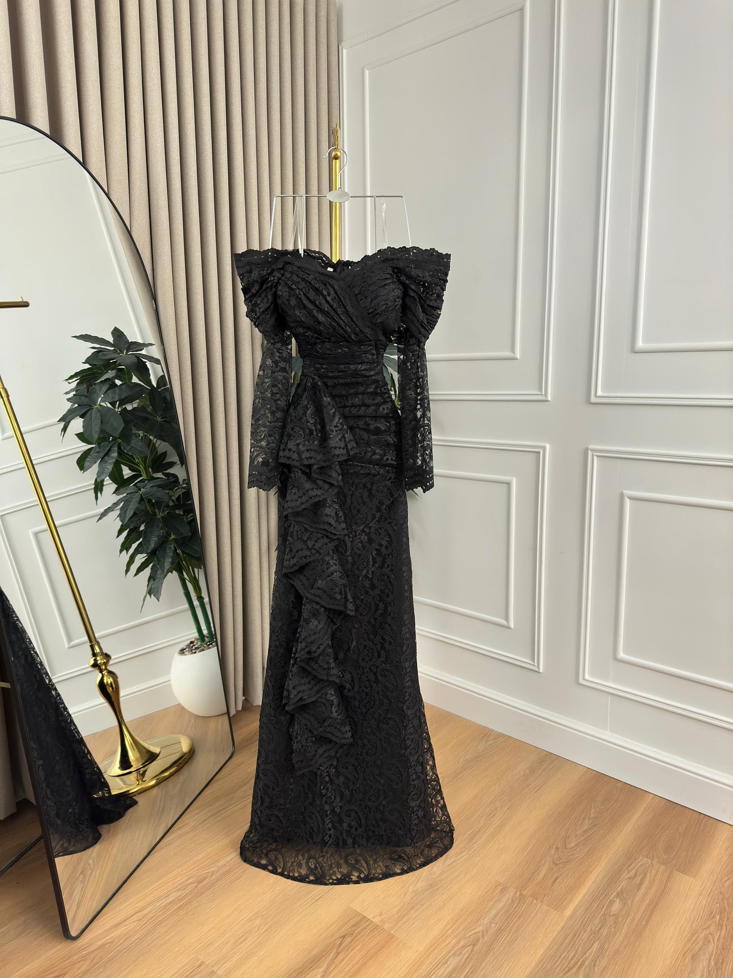 فستان دانتيل اسود