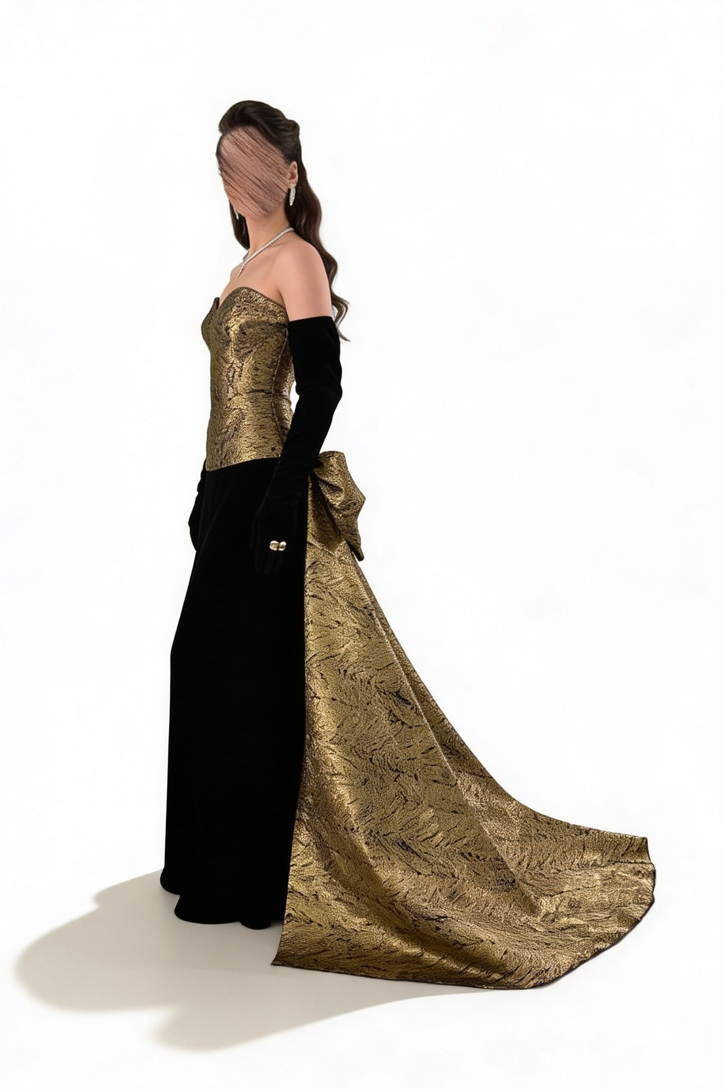 فستان ذهبي أسود