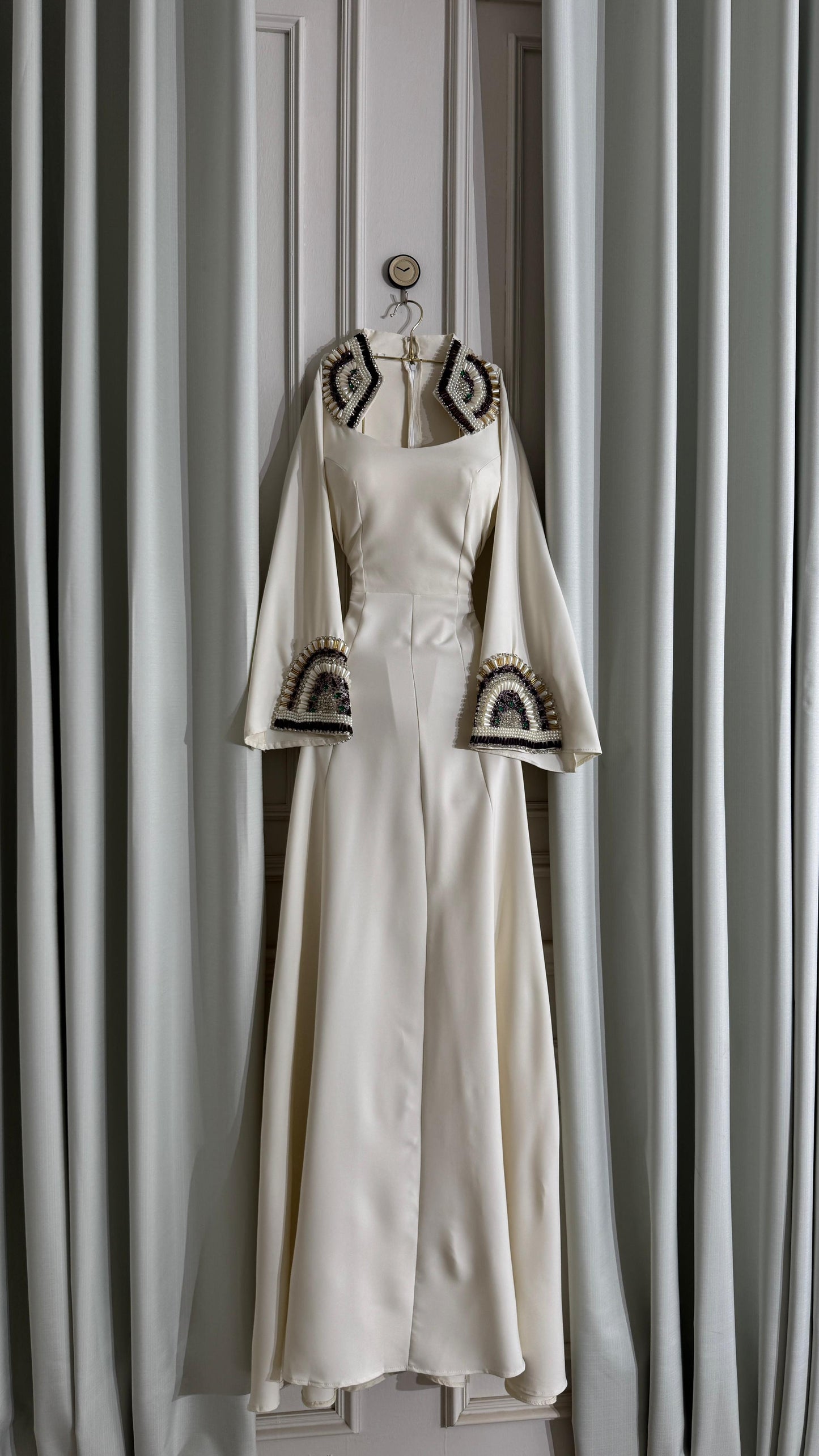 جلابية بتطريز جذاب