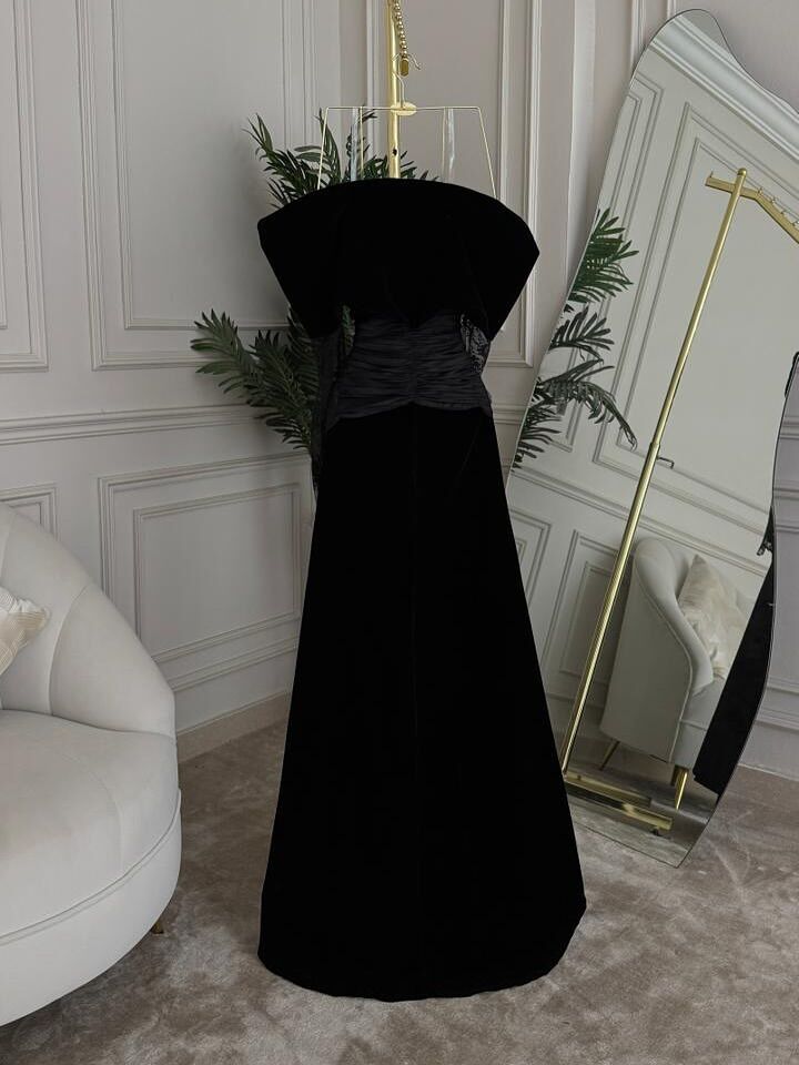 فستان اسود طويل