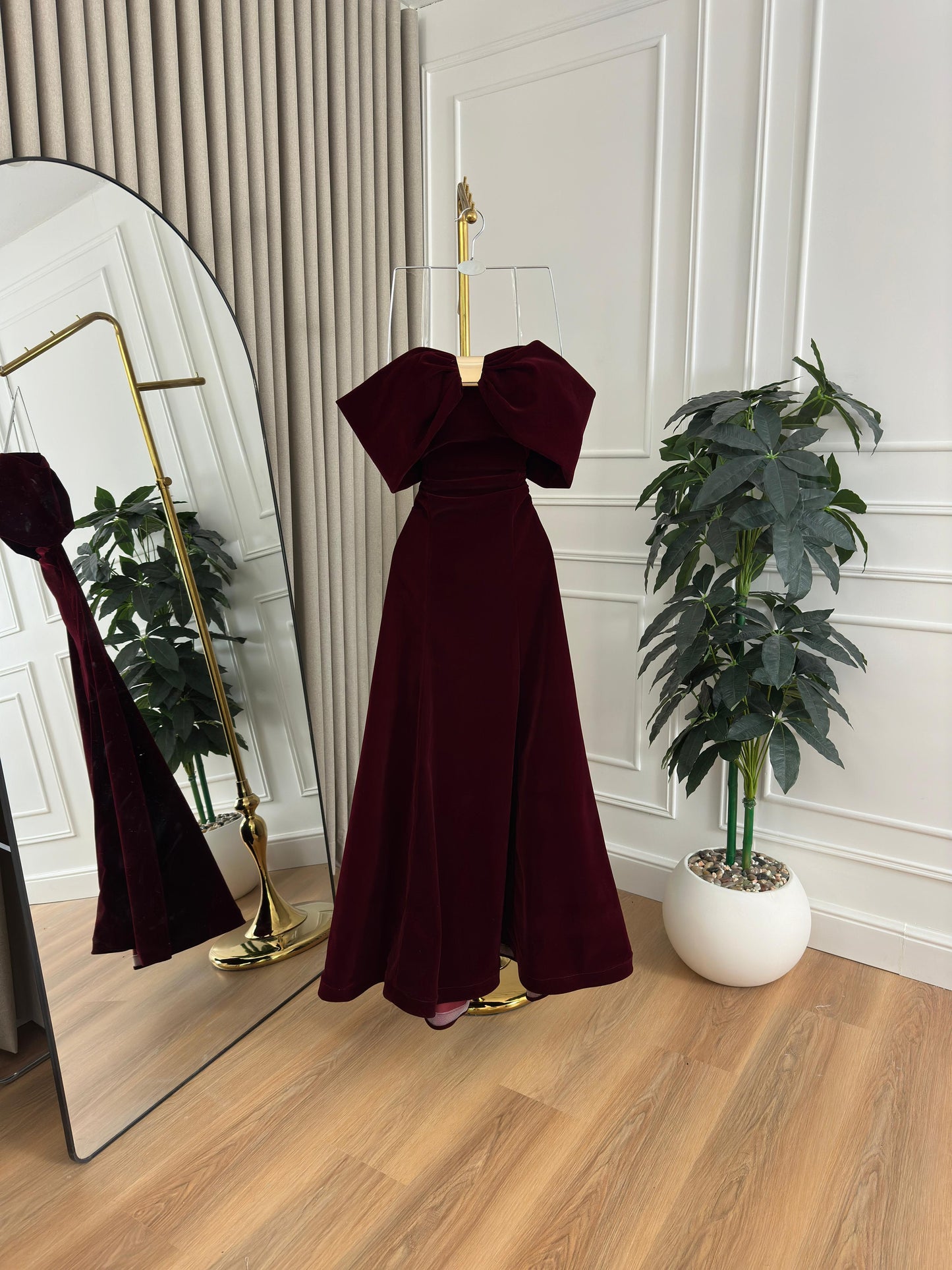 فستان سهرة مخمل