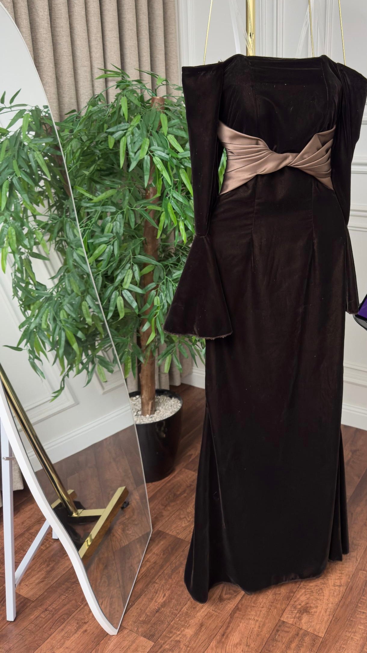 فستان بني مخمل انيق