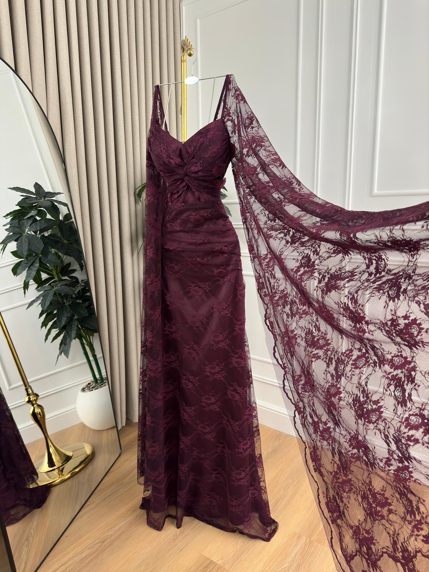 فستان دانتيل