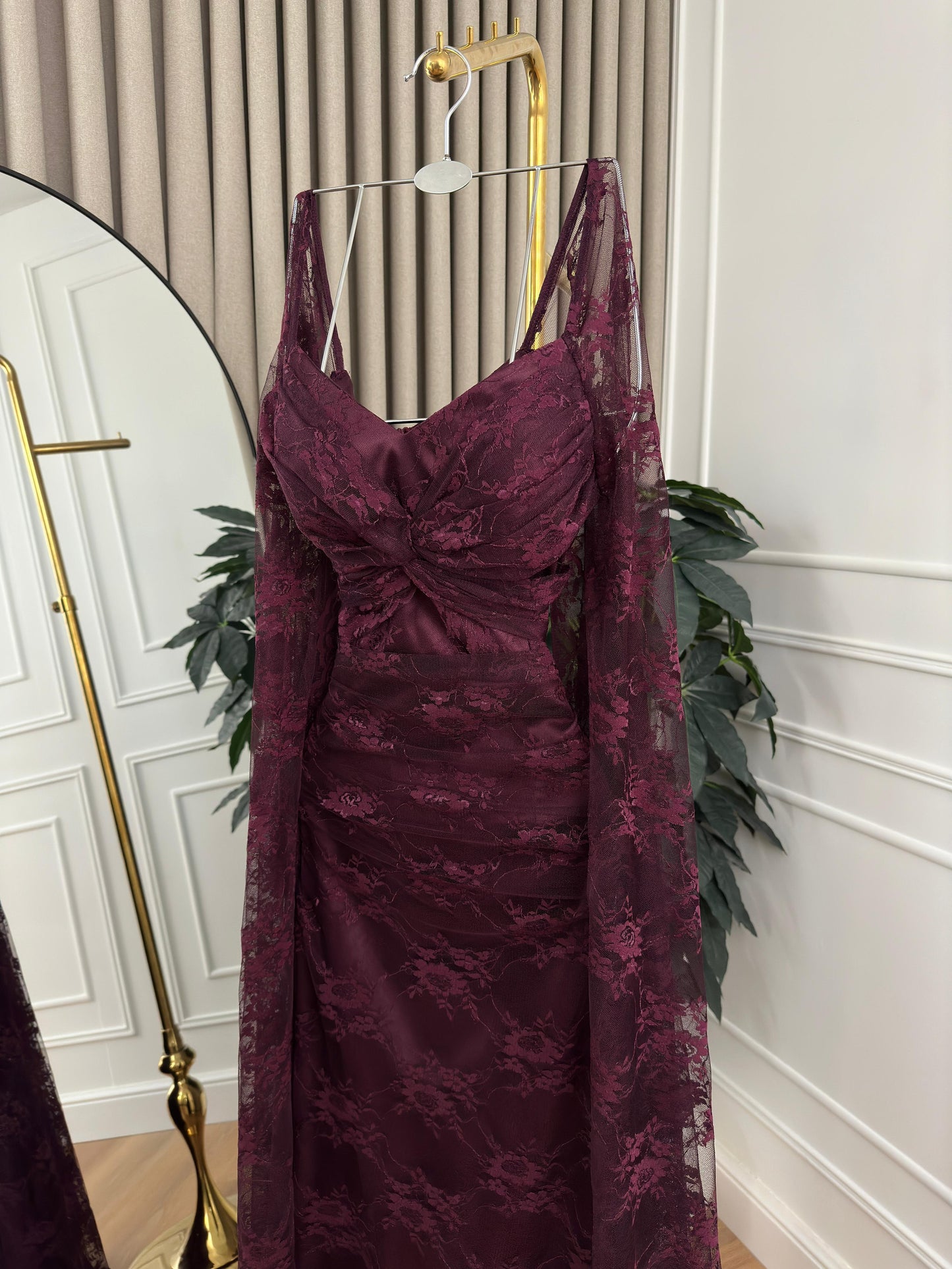 فستان دانتيل