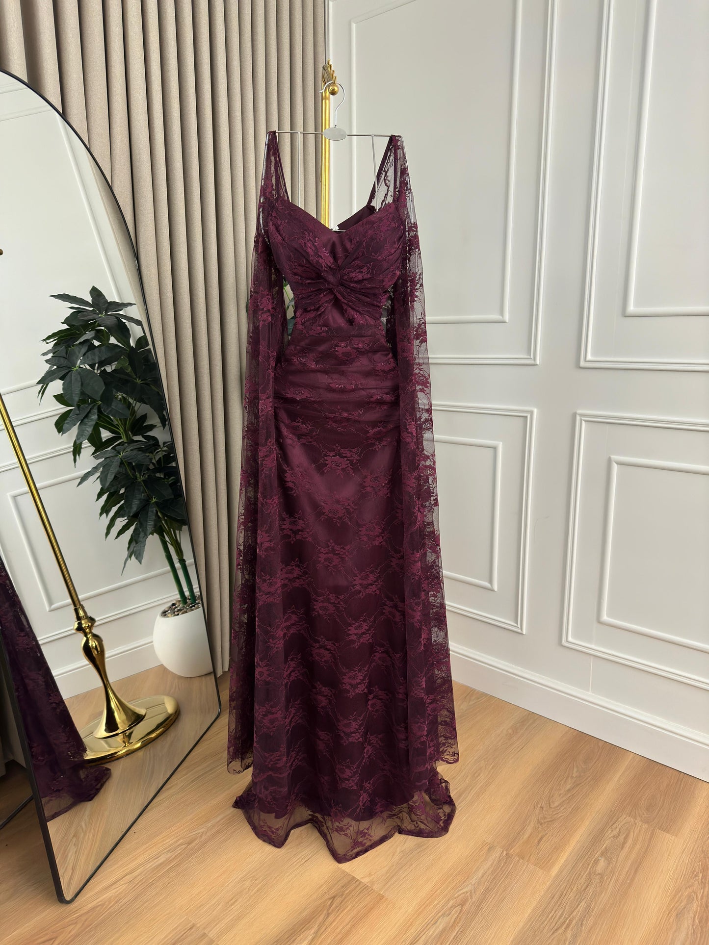 فستان دانتيل