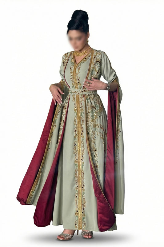 جلابية مطرزة