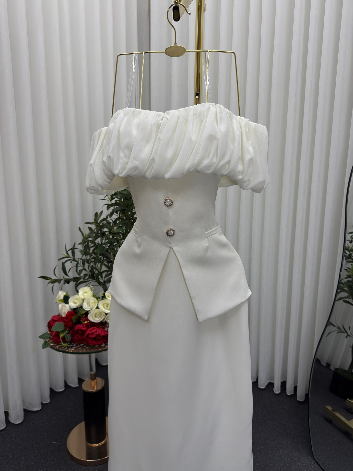 فستان ابيض اوف شولدر