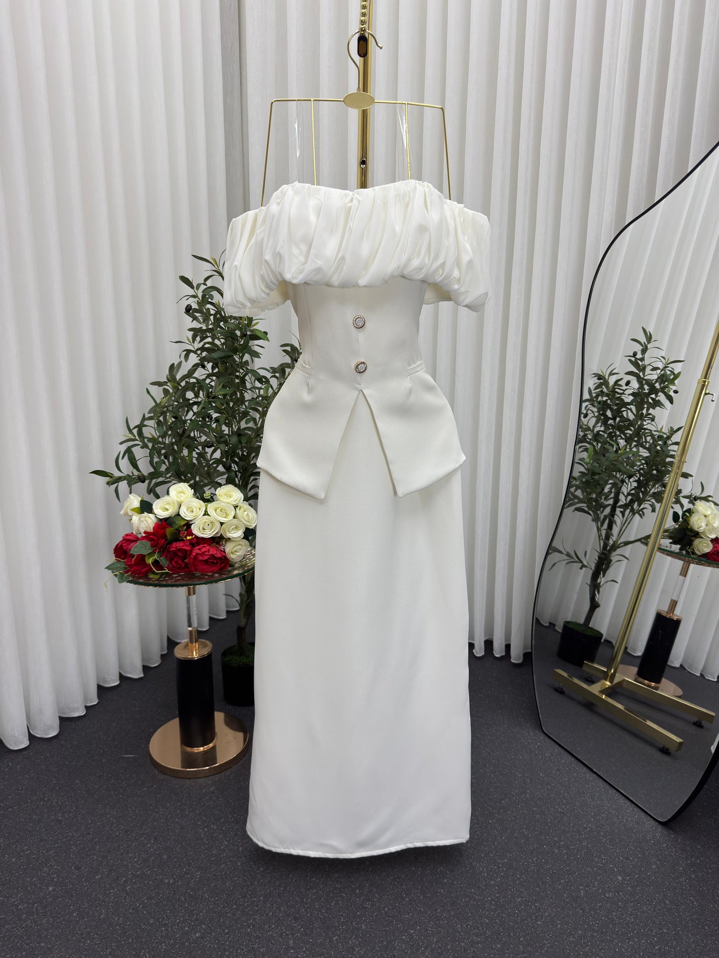 فستان ابيض اوف شولدر