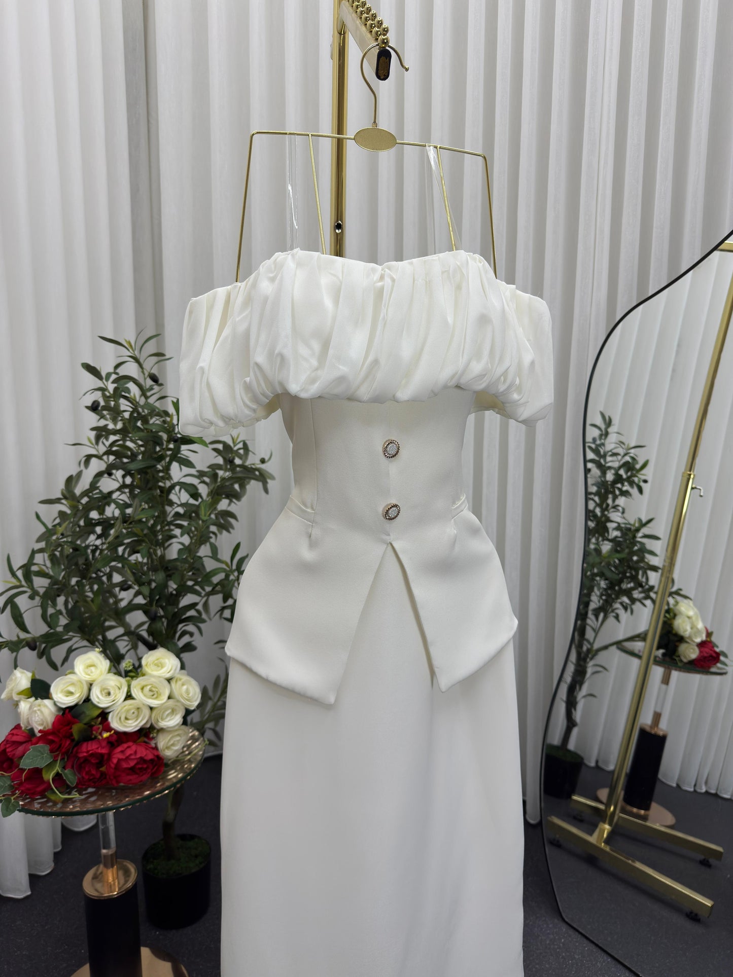 فستان ابيض اوف شولدر