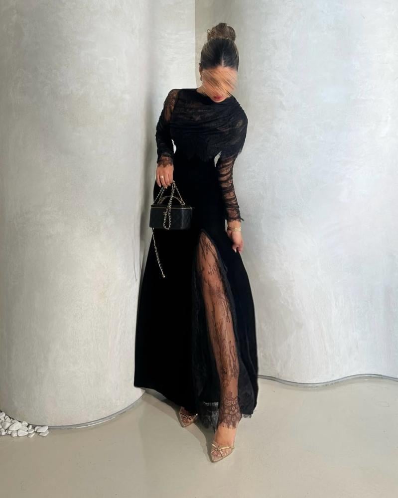 فستان أسود بلفة الدانتيل