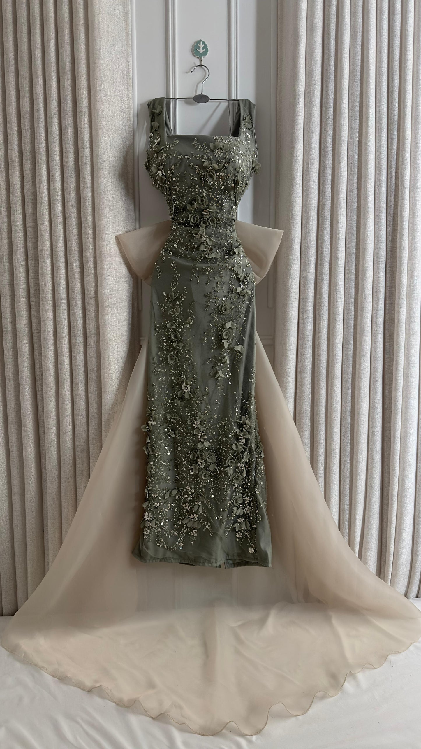 فستان فستقي أنيق