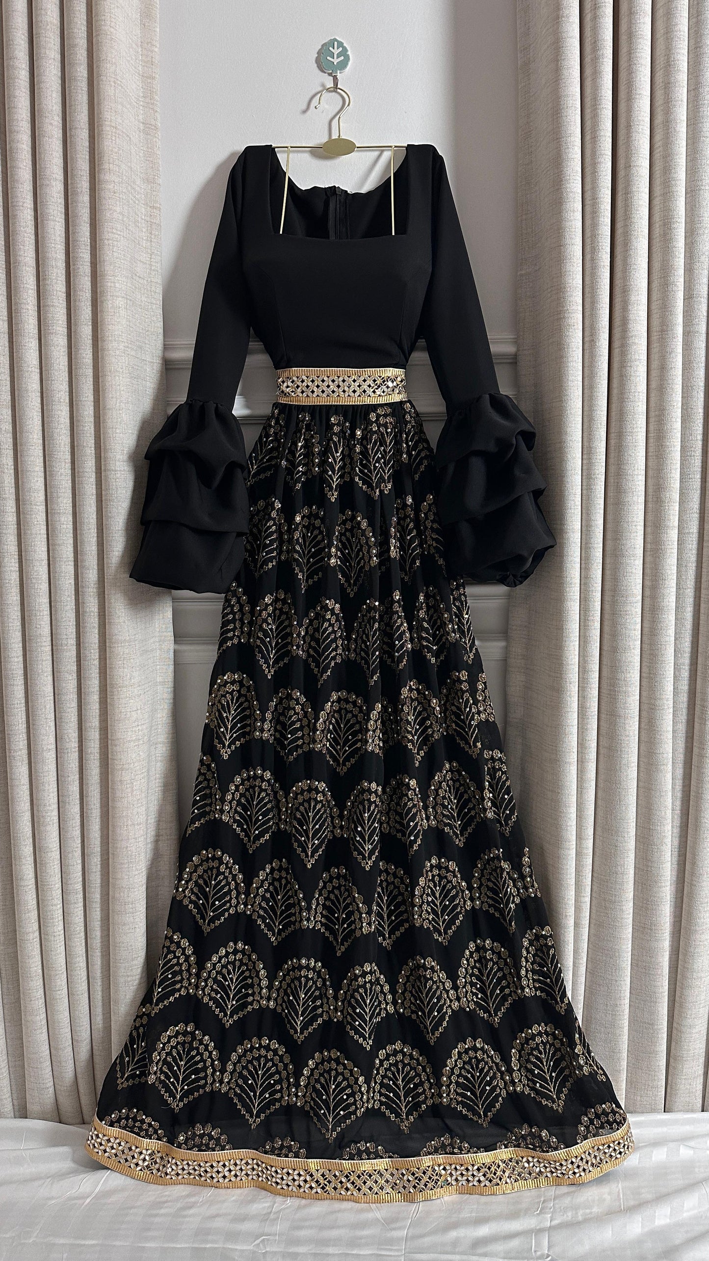 جلابية سوداء