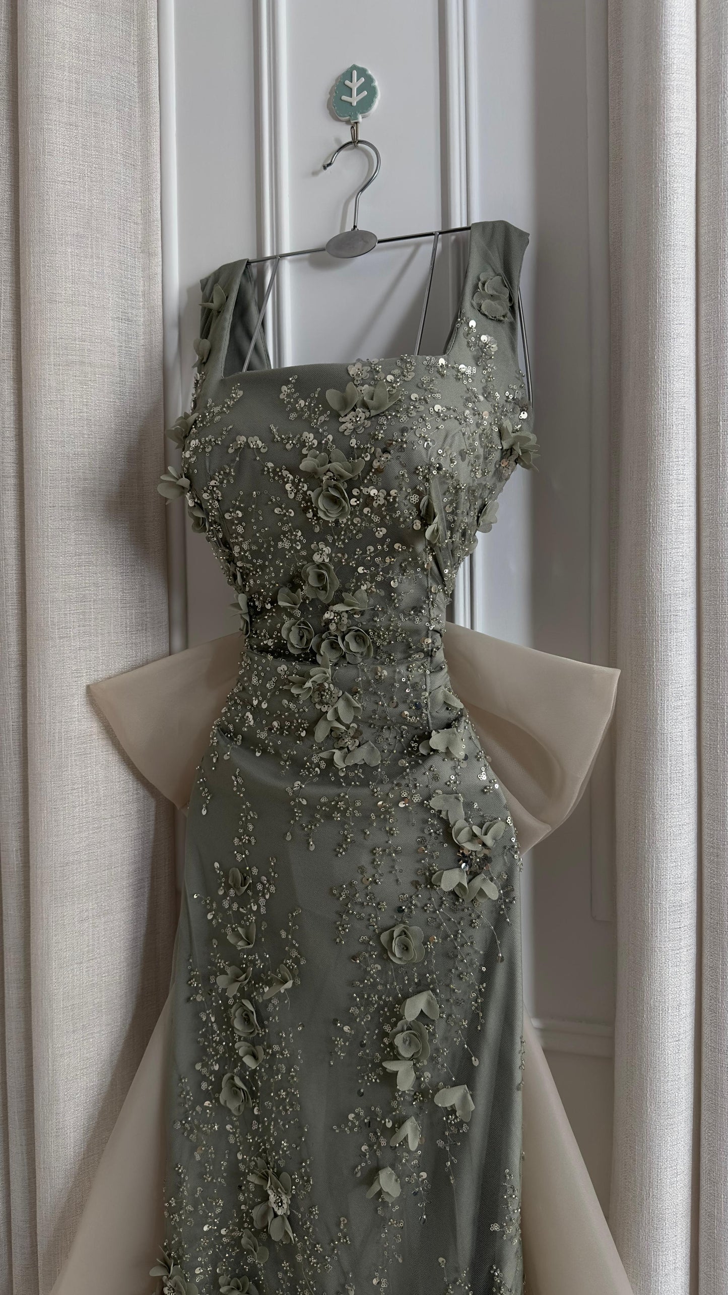 فستان فستقي أنيق