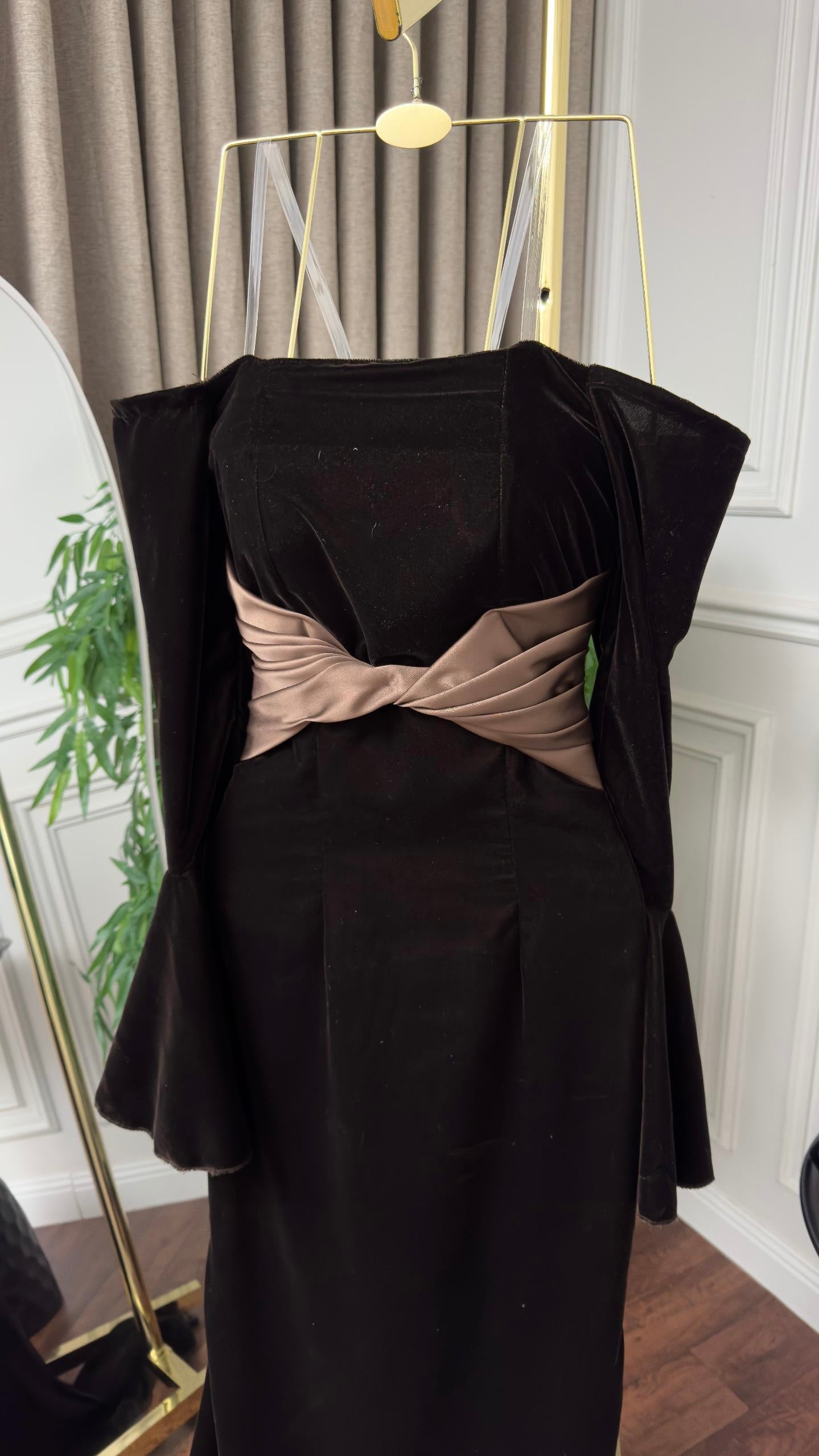 فستان بني مخمل انيق