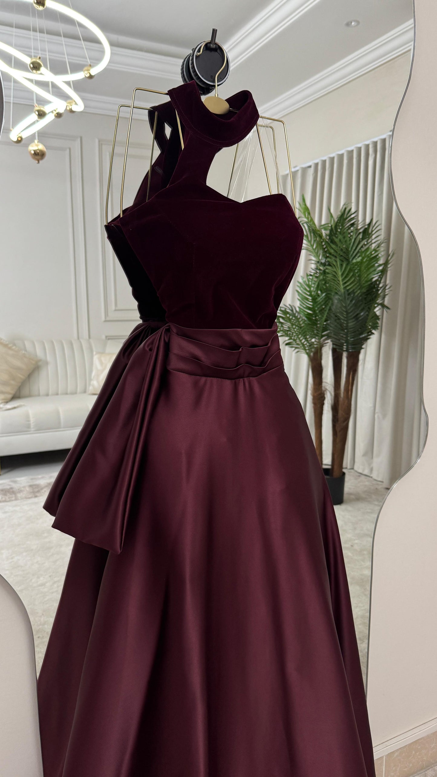 فستان عودي مخملي