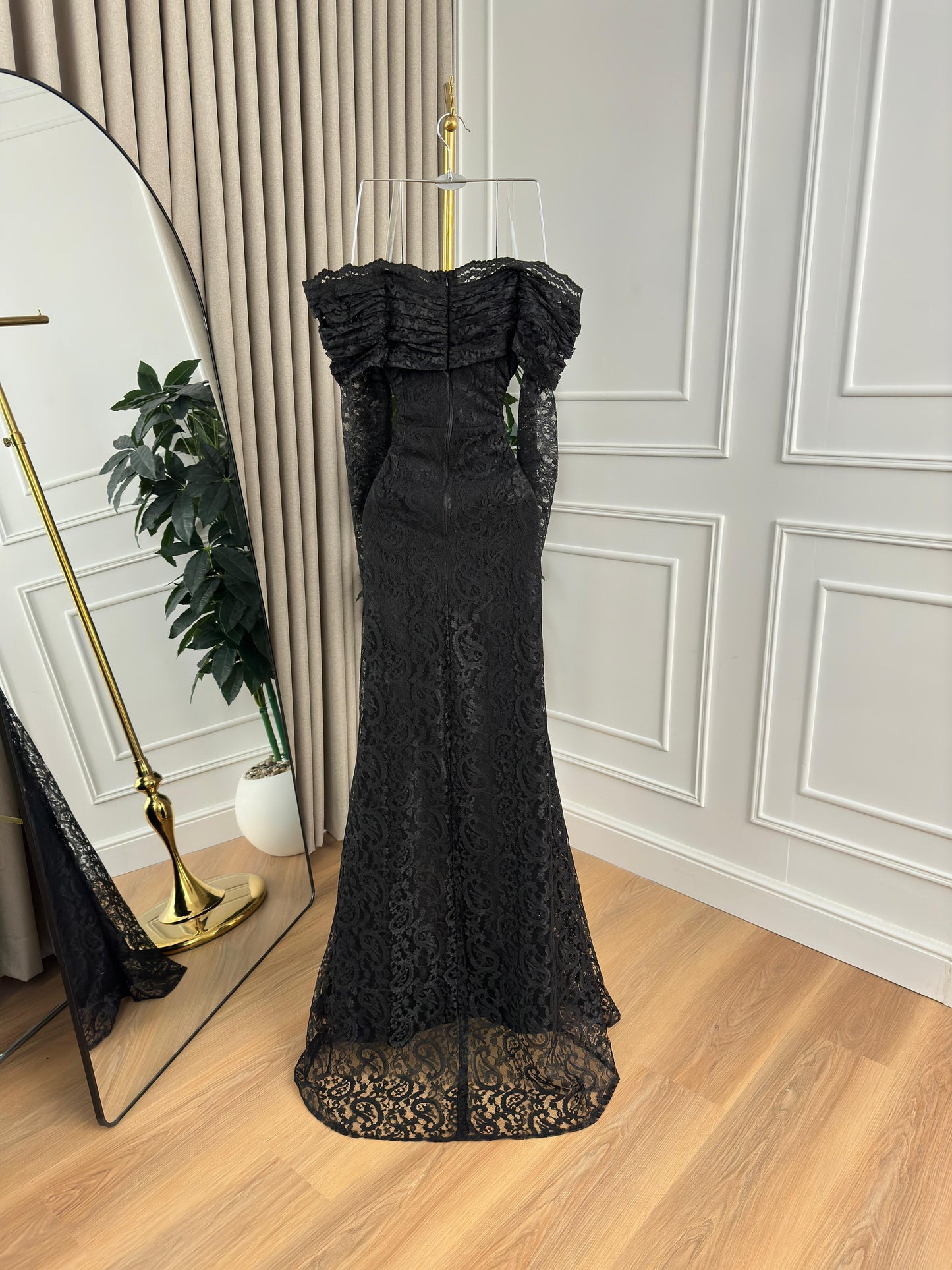 فستان دانتيل اسود