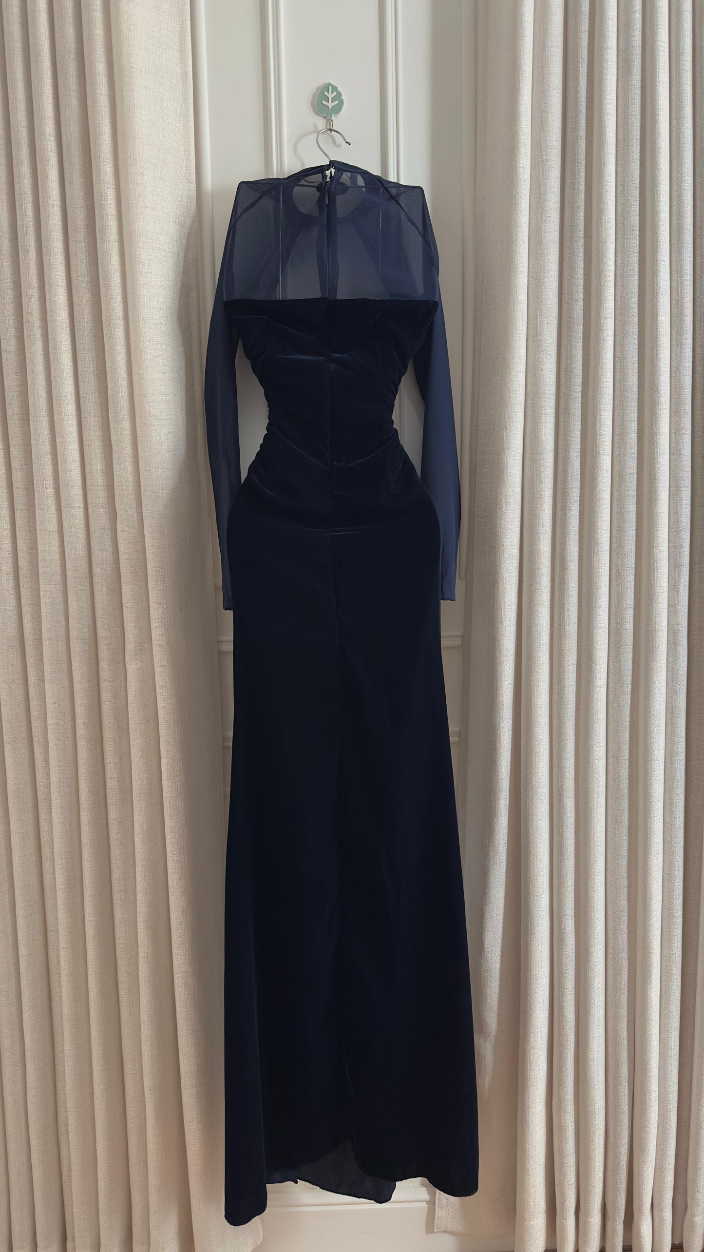 فستان كحلي مخمل