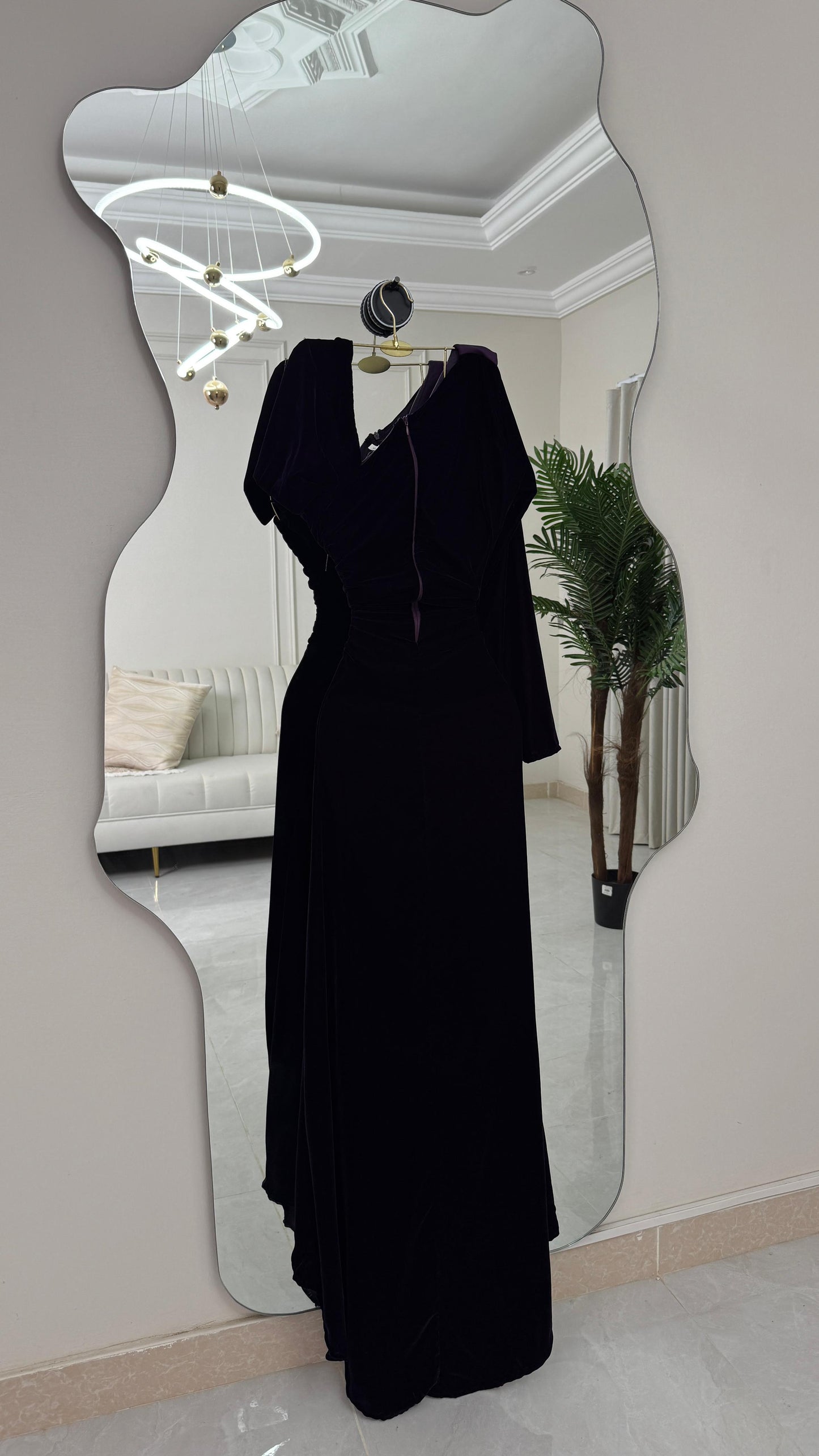 فستان عنابي مخمل