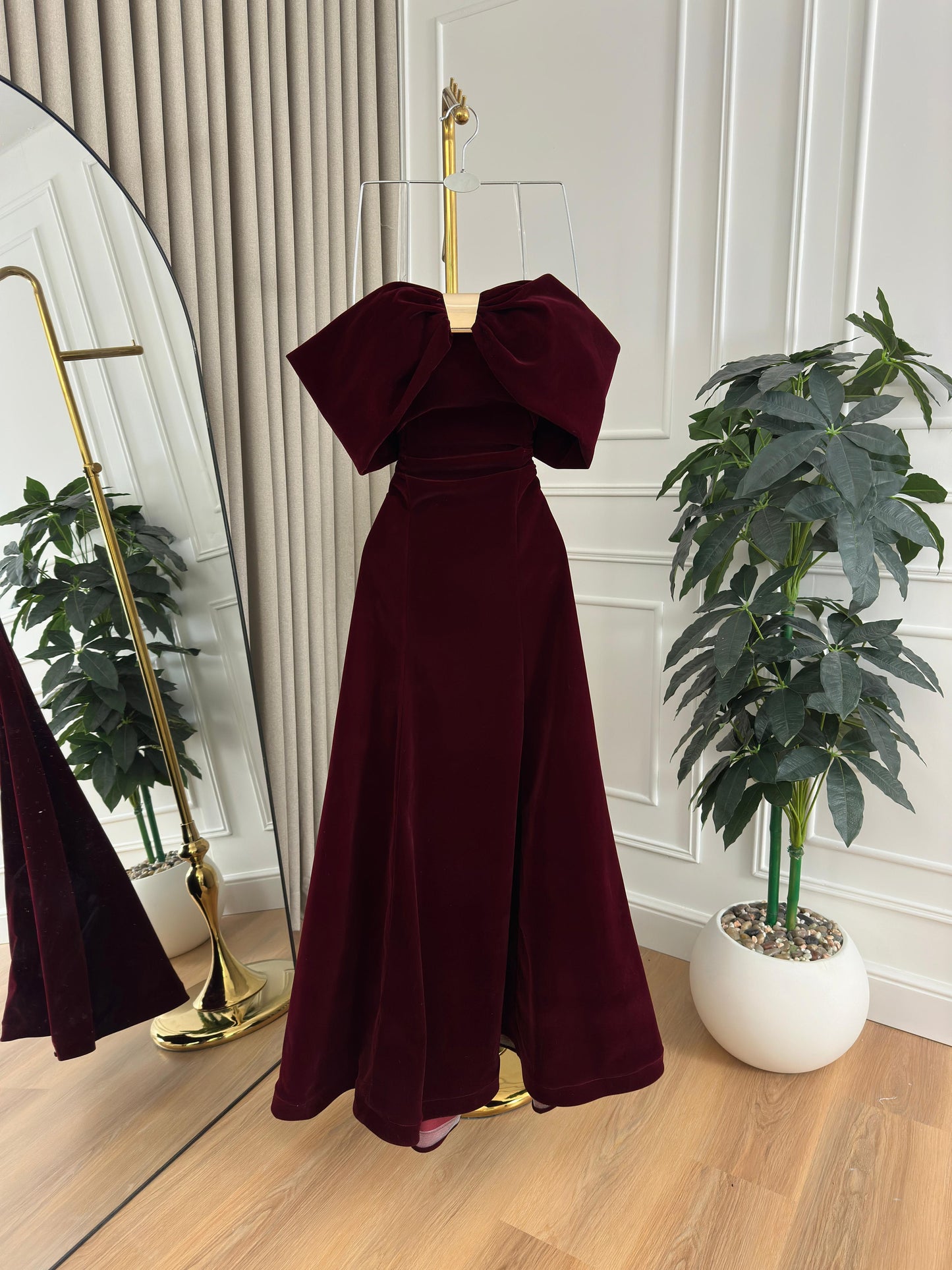 فستان سهرة مخمل