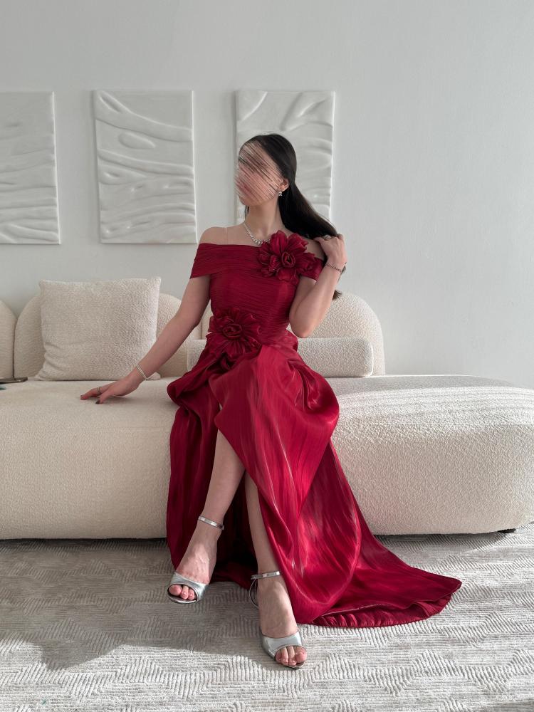 فستان سهرة ورد أحمر