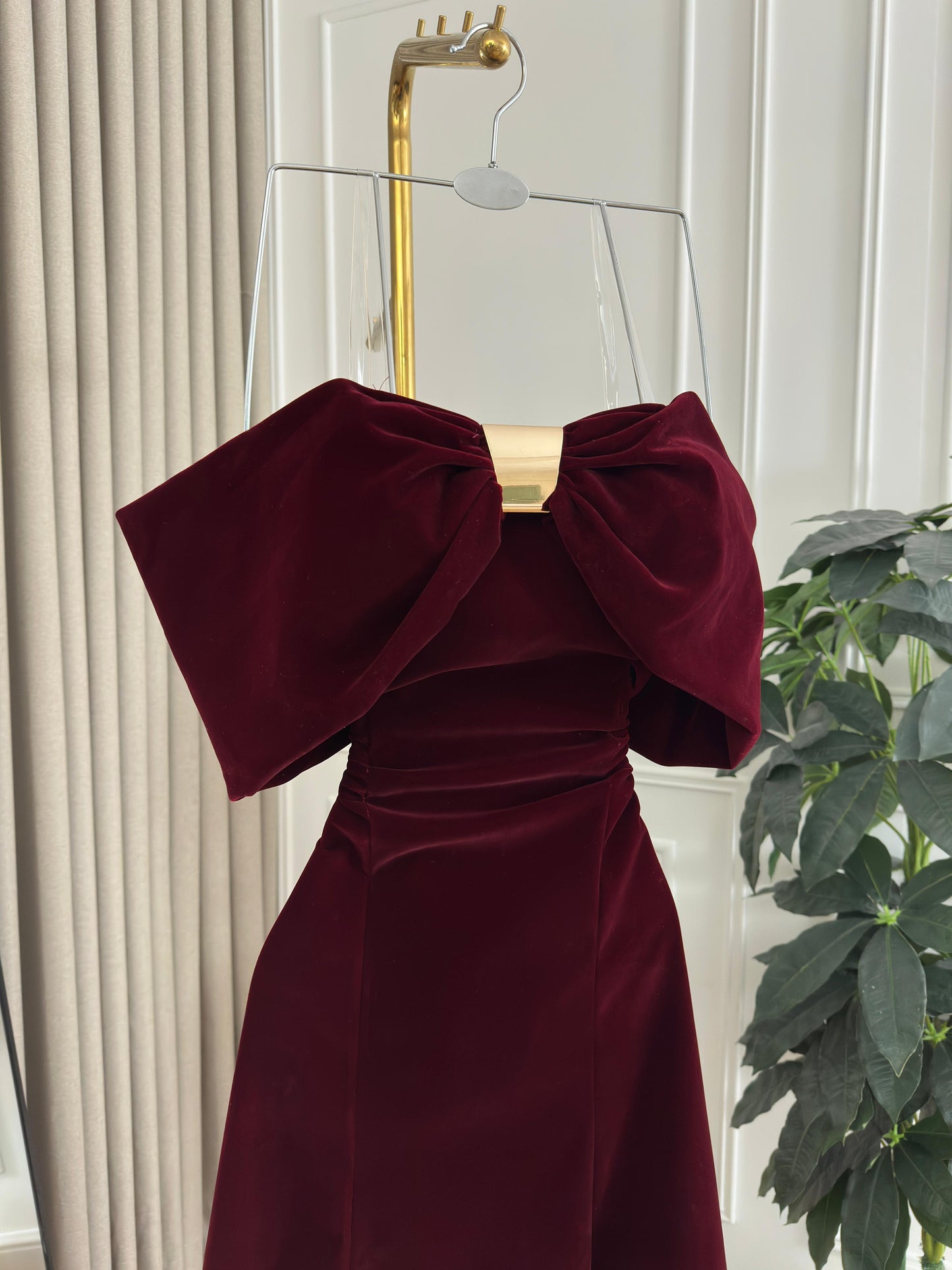 فستان سهرة مخمل