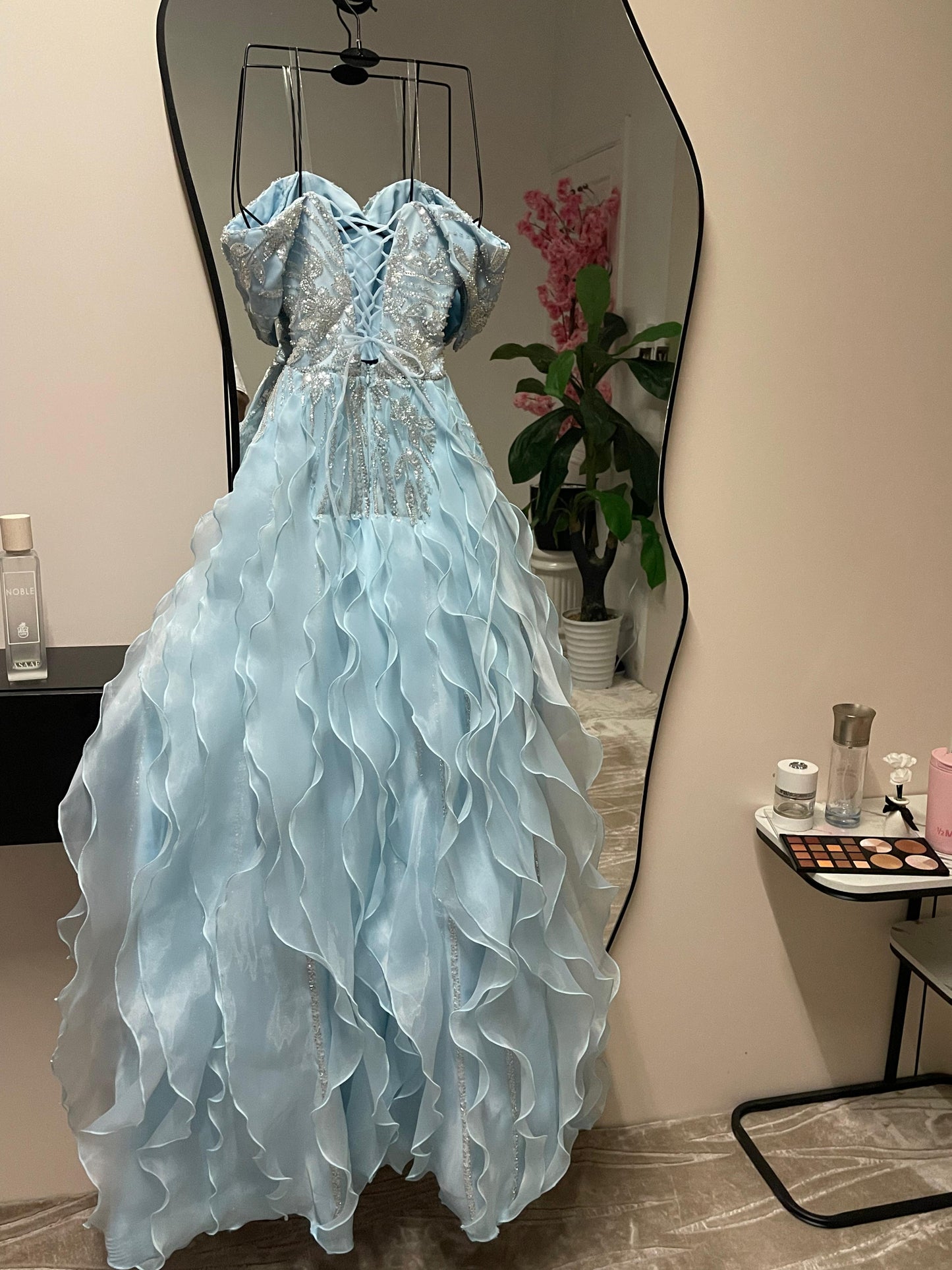 فستان فيروزي مموج