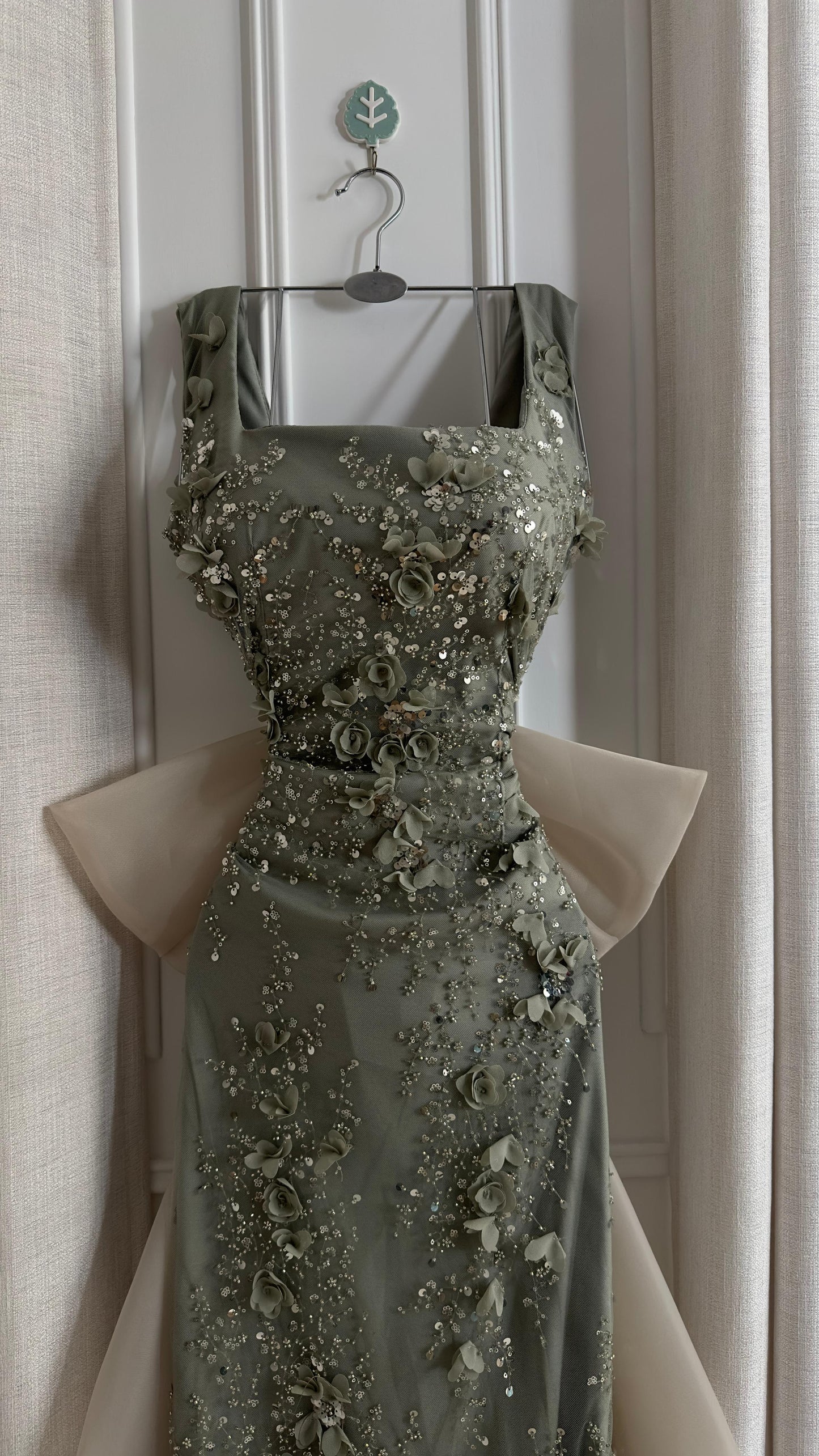 فستان فستقي أنيق