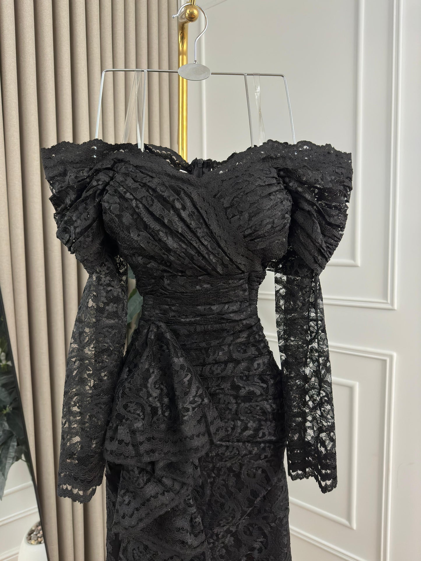 فستان دانتيل اسود