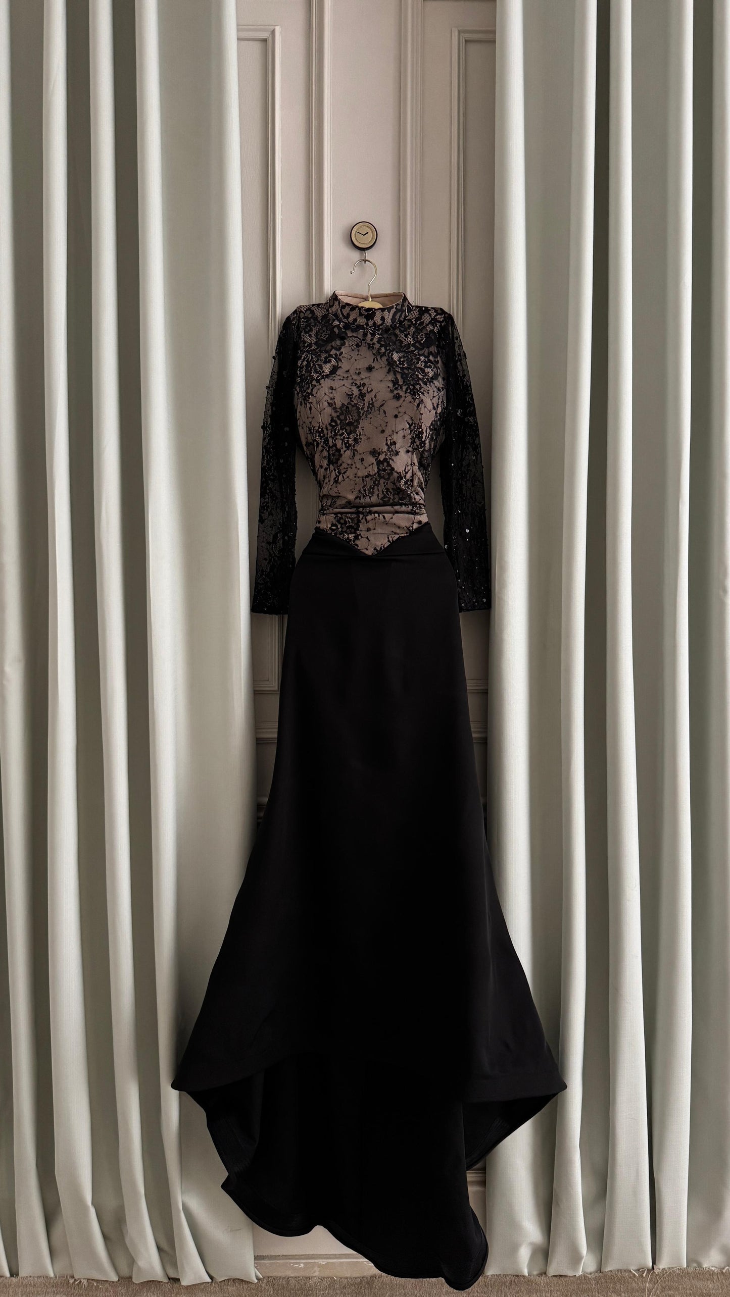 فستان دانتيل