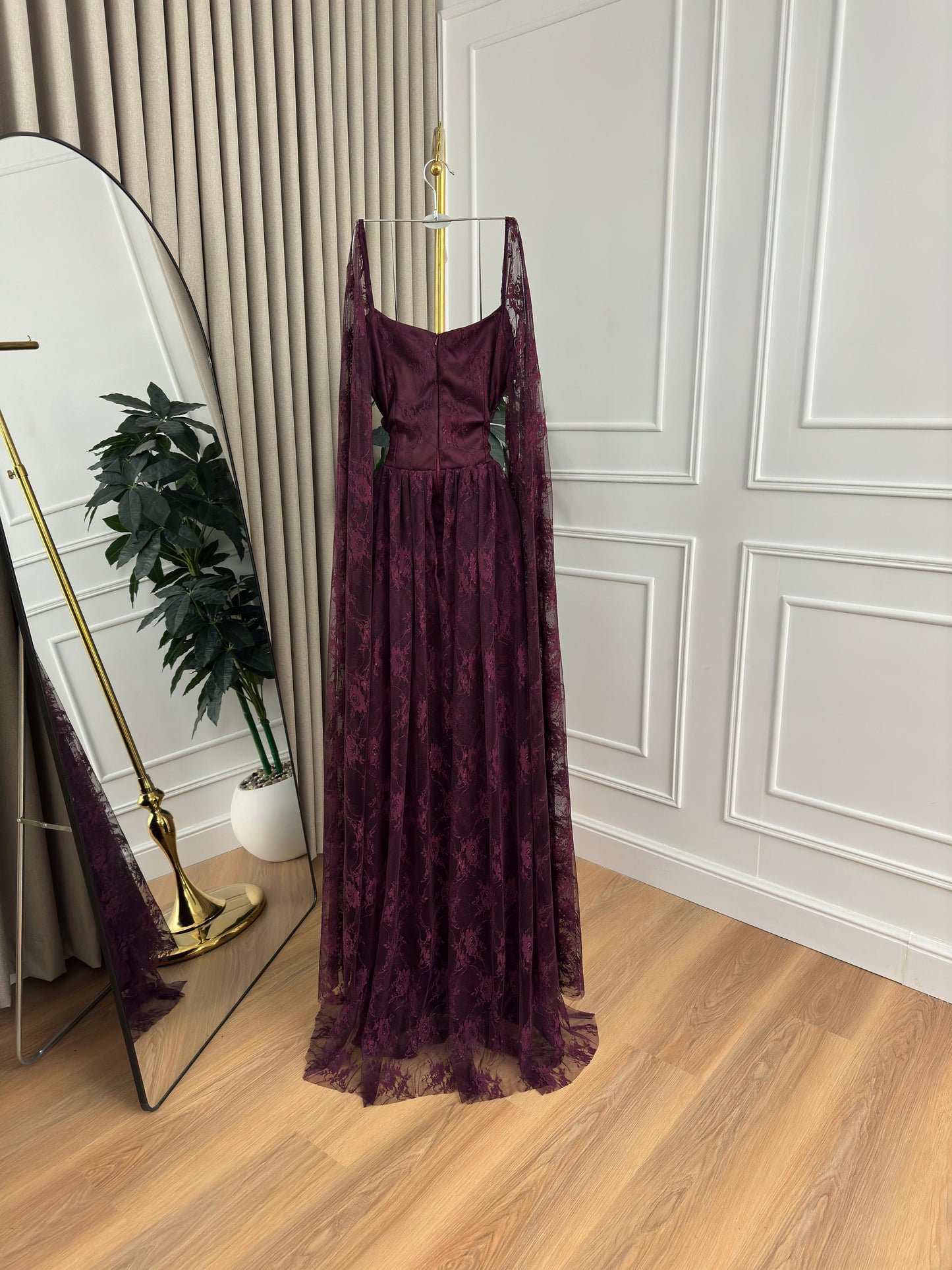 فستان دانتيل