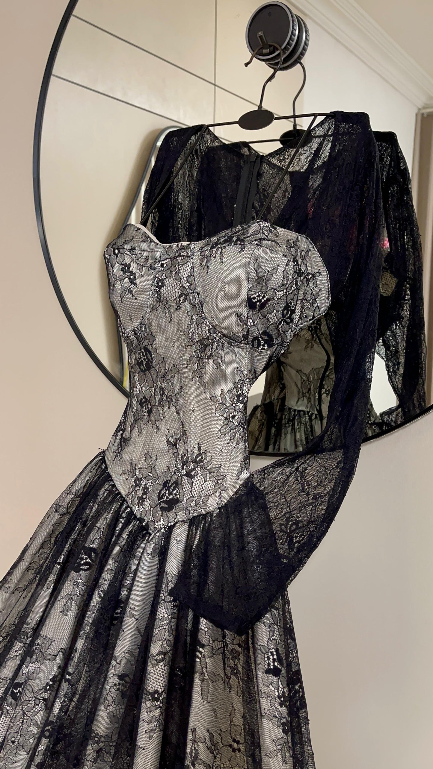 فستان دانتيلا