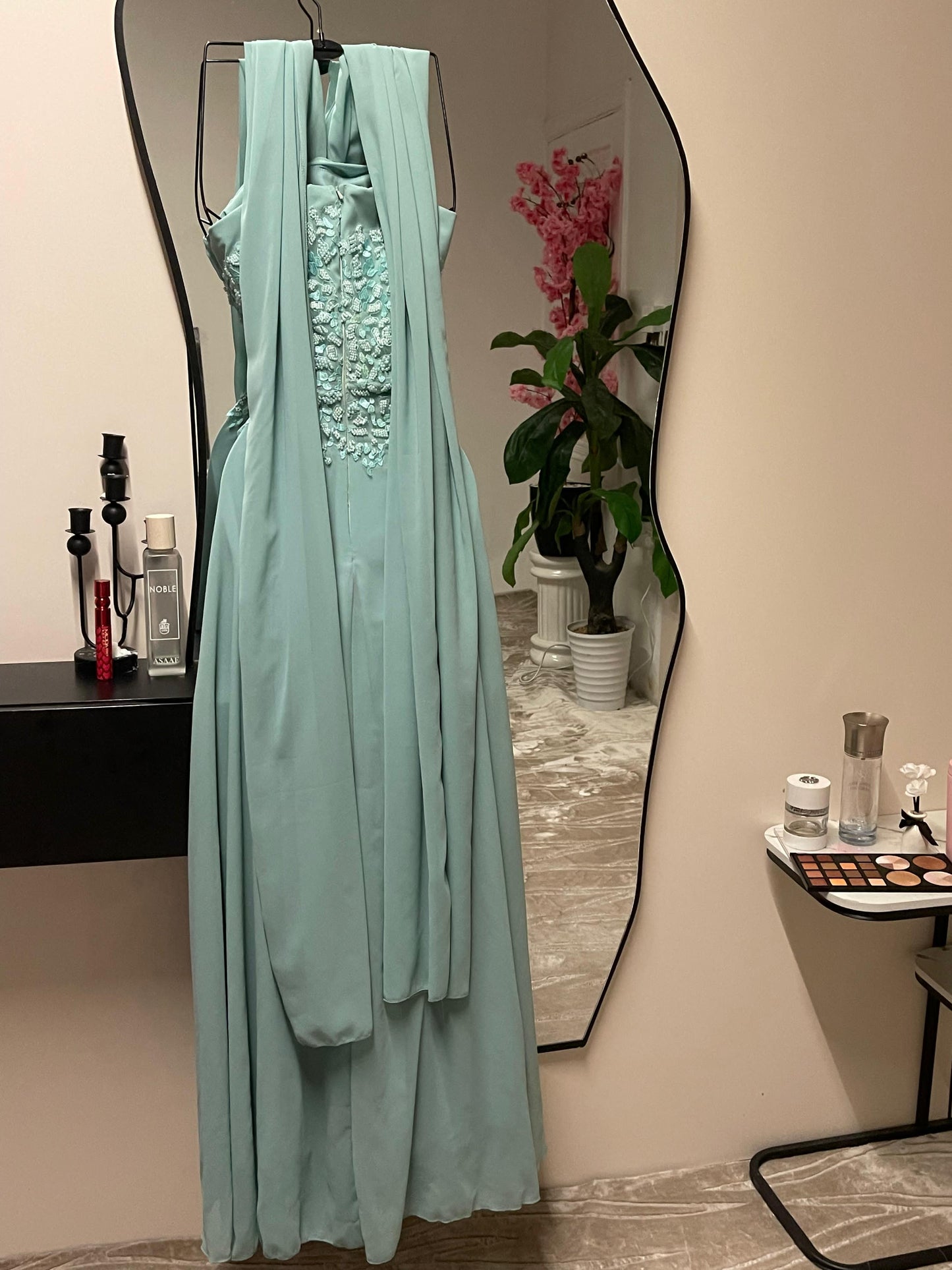 فستان فيروزي فاتح