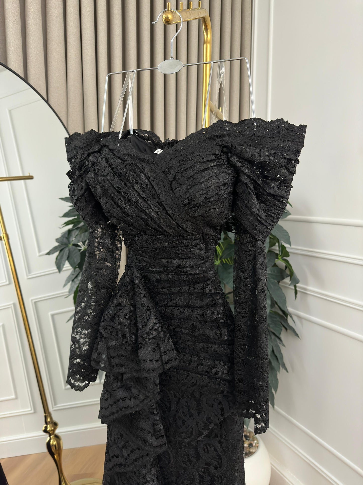 فستان دانتيل اسود