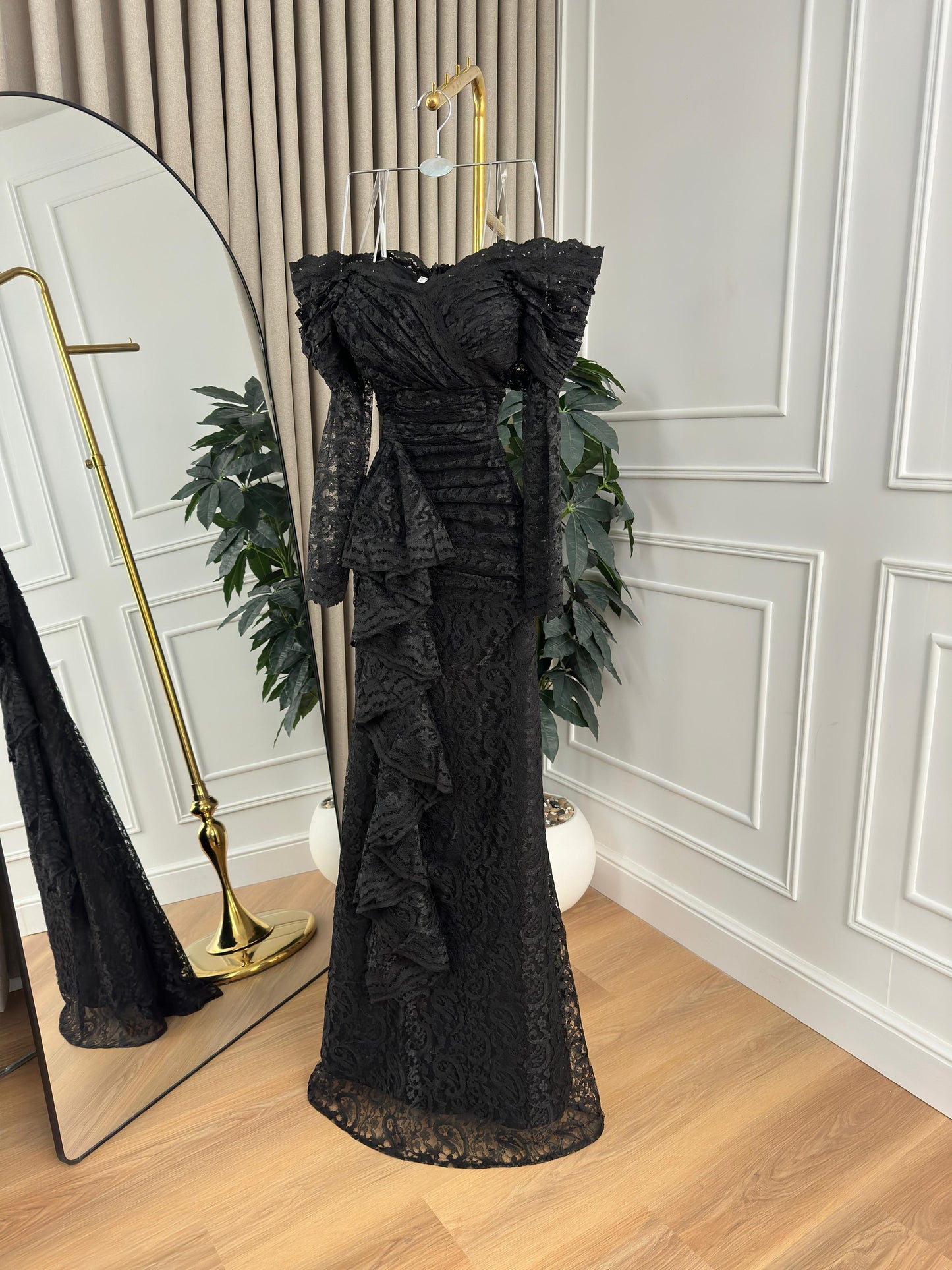 فستان دانتيل اسود