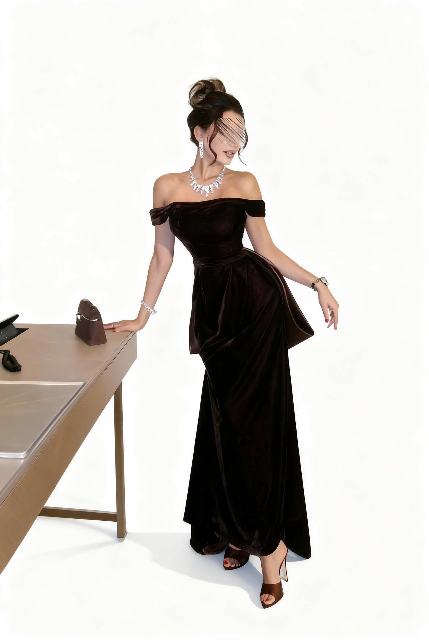 فستان بني مخمل