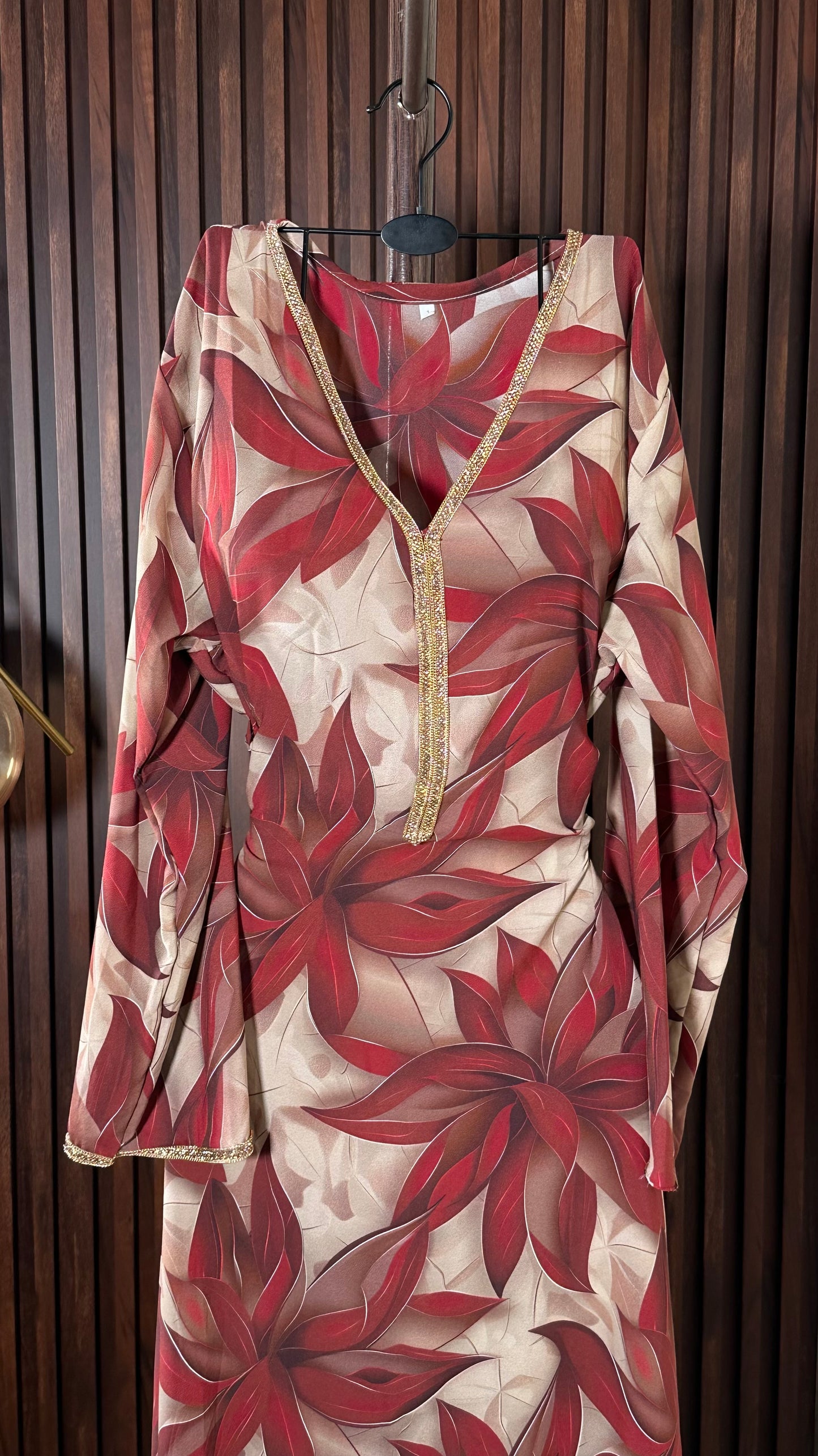 جلابيّة أحمر مشجر