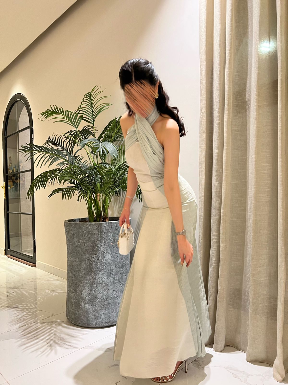 فستان سهرة بلون سماوي هادئ