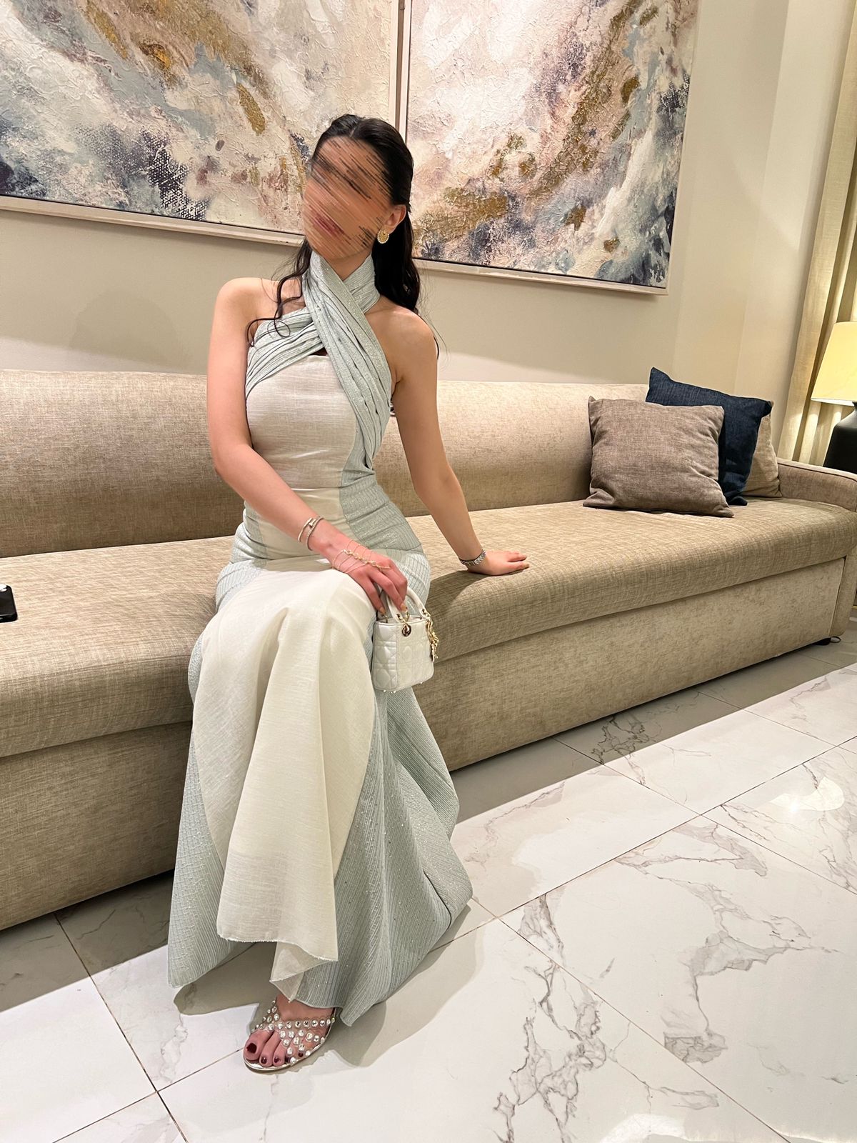 فستان سهرة بلون سماوي هادئ